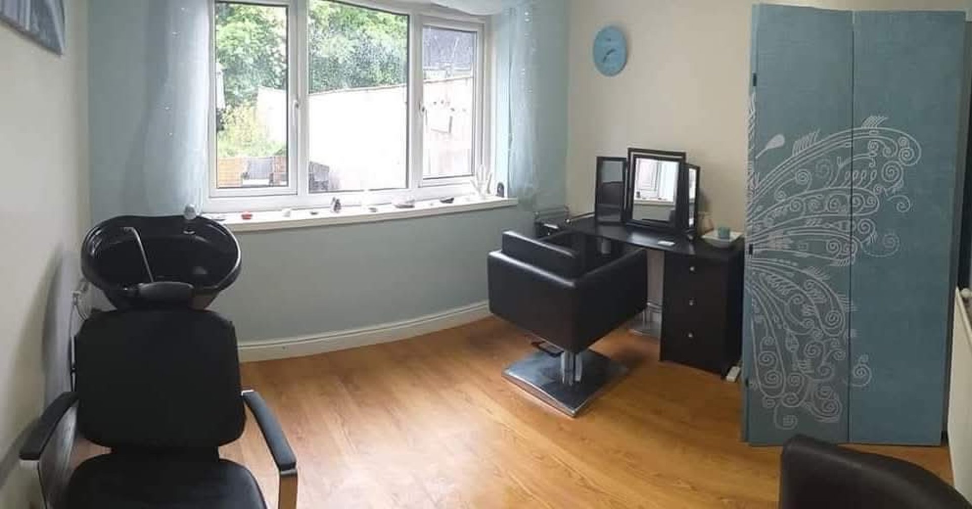 black and white bed linen