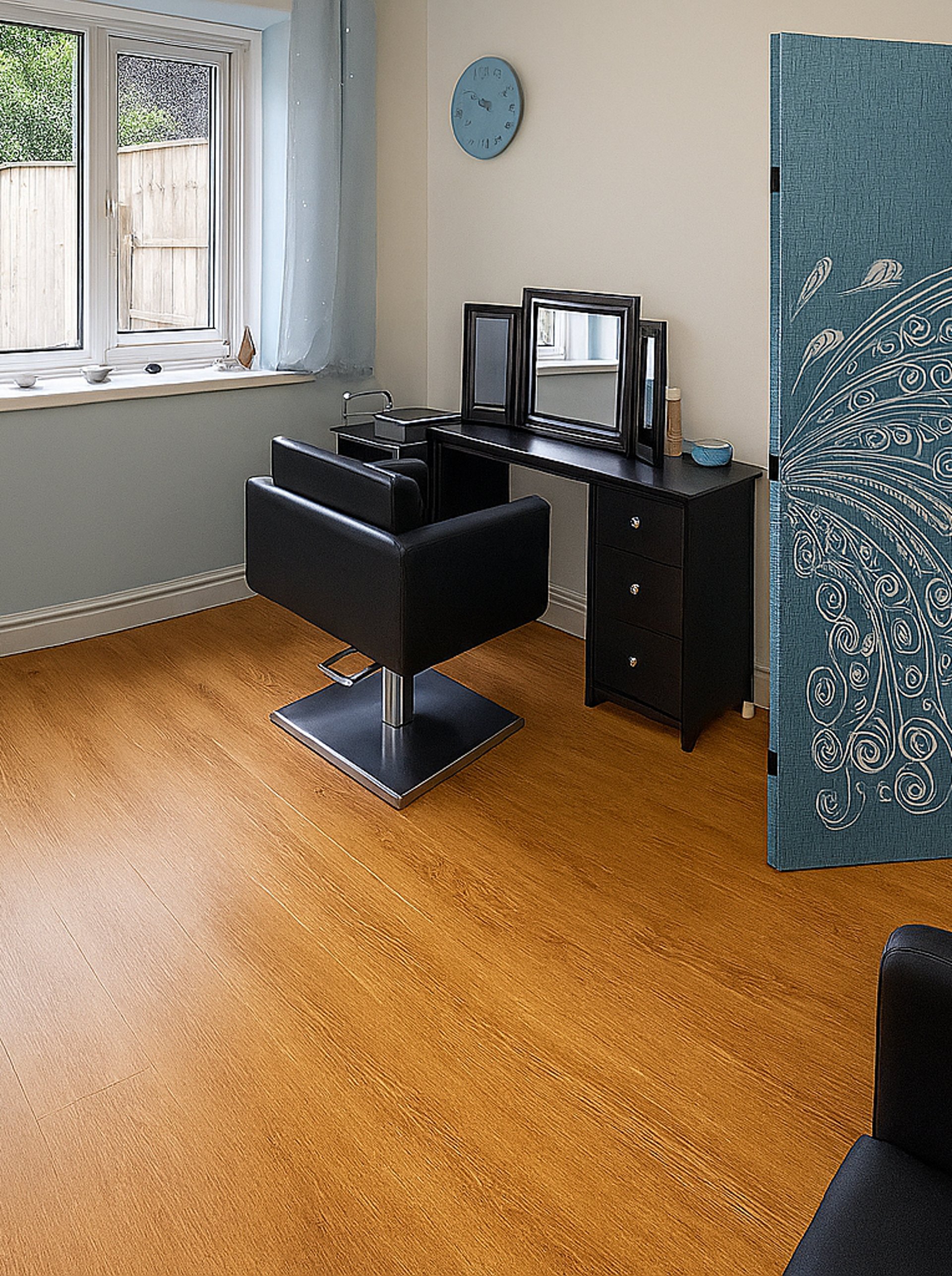 black and white bed linen