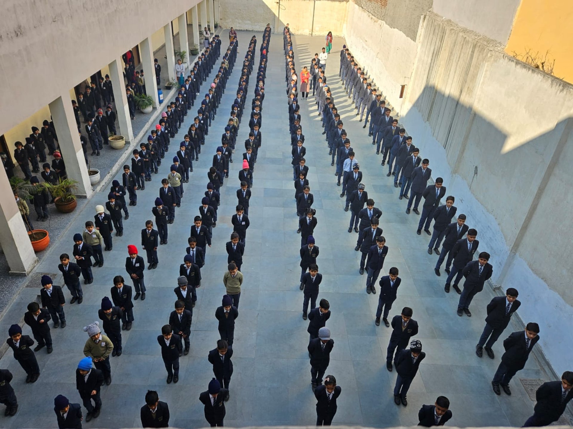 black and white bed linen