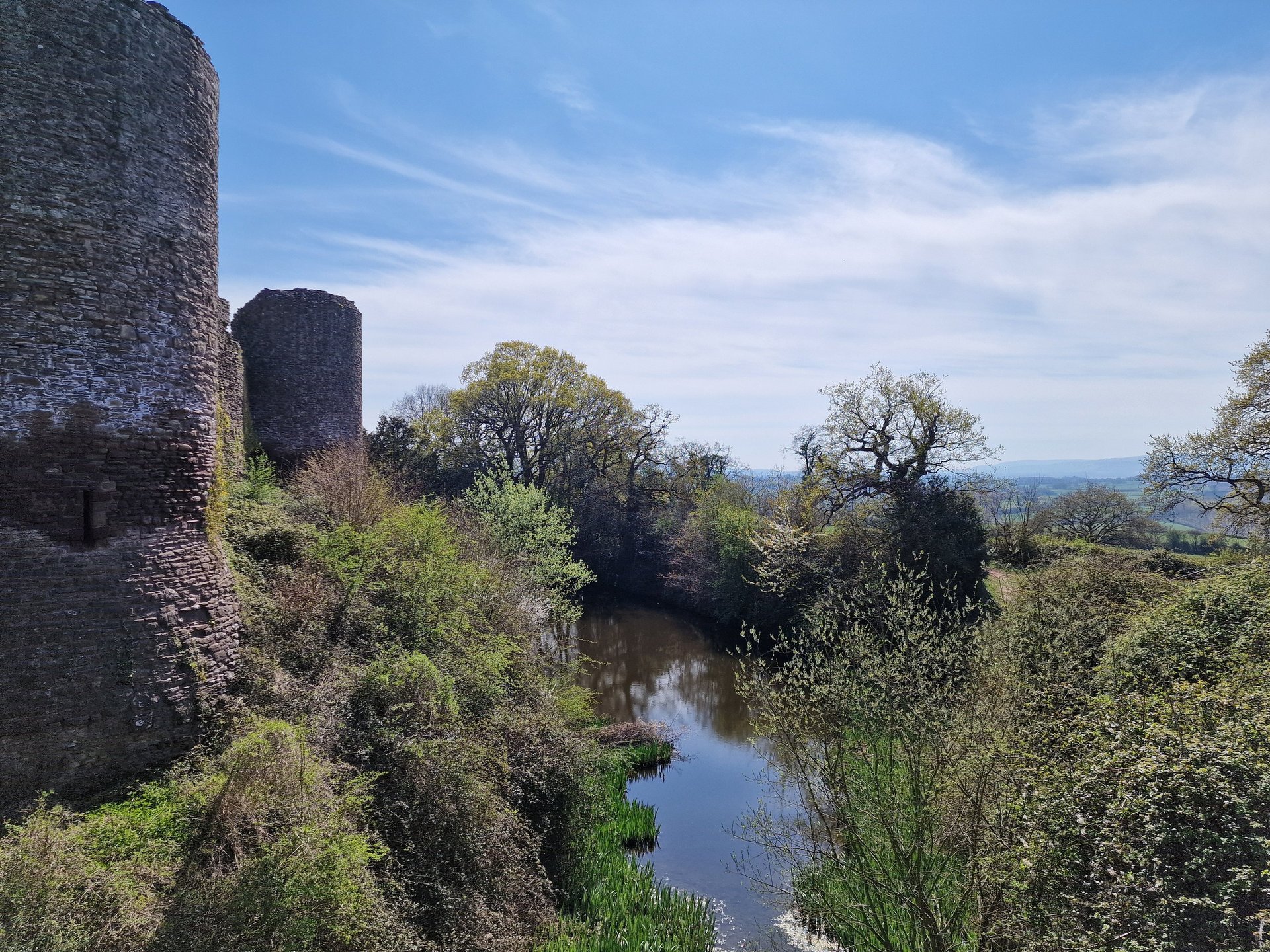 black and white bed linen