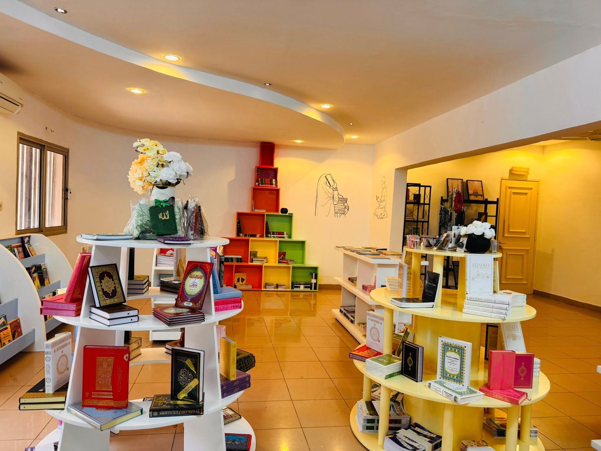 black and white bed linen