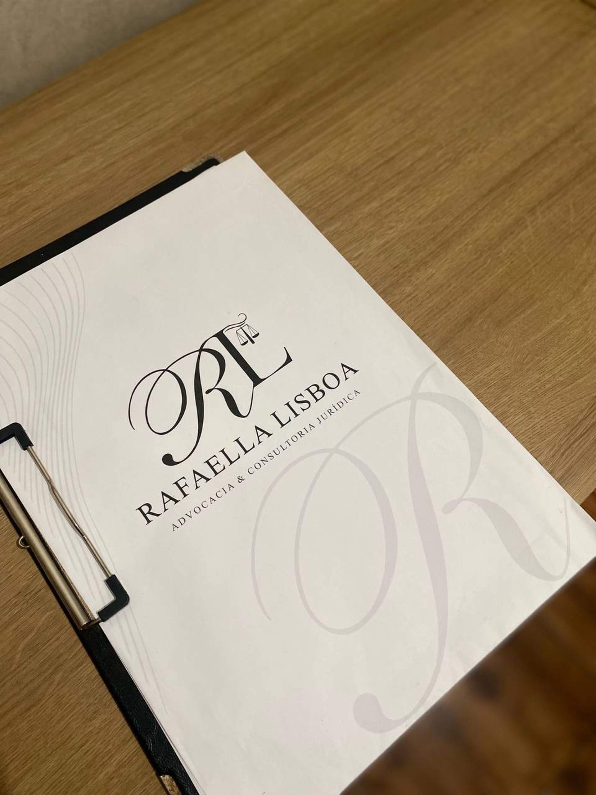 gray computer monitor