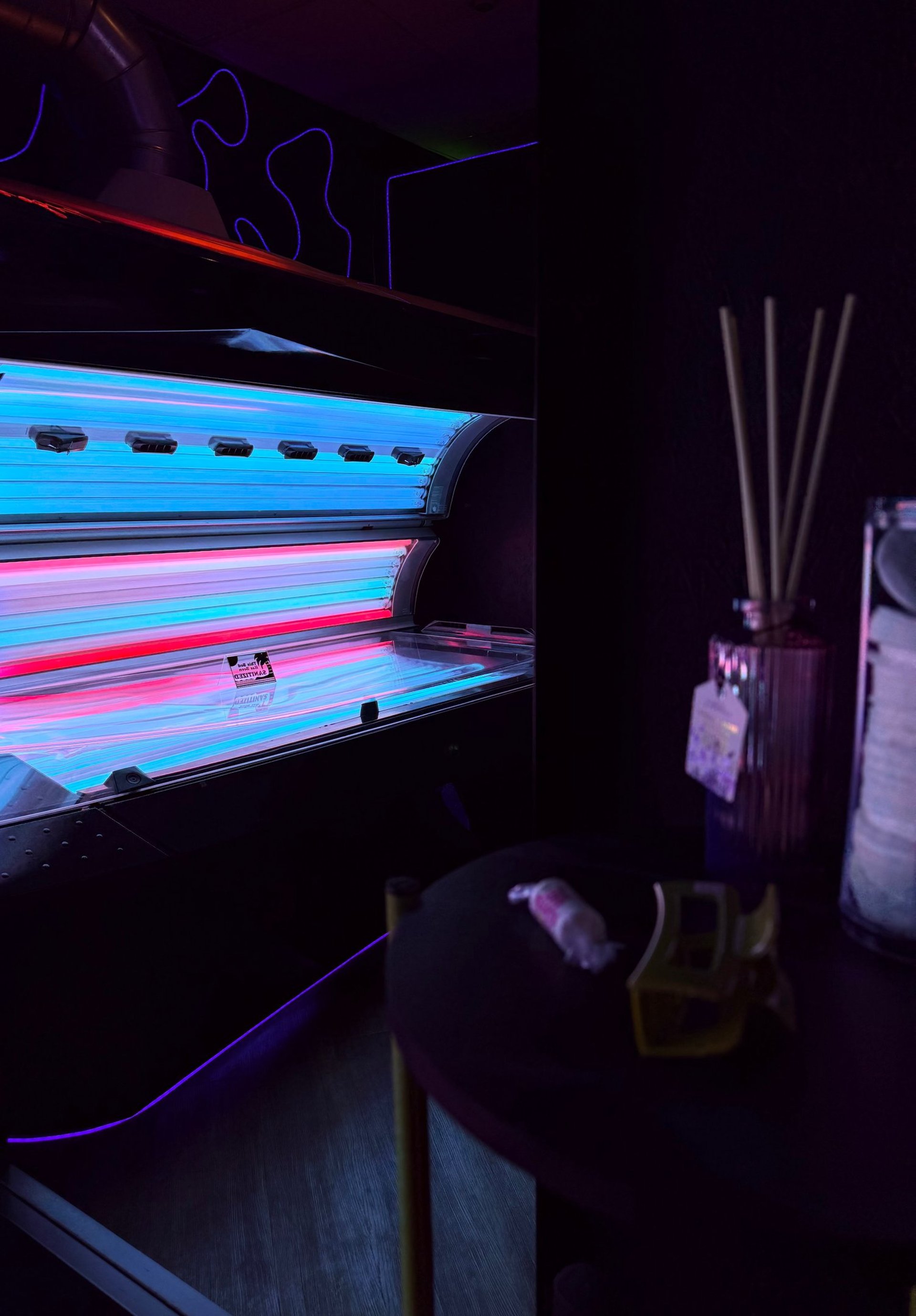 black and white bed linen