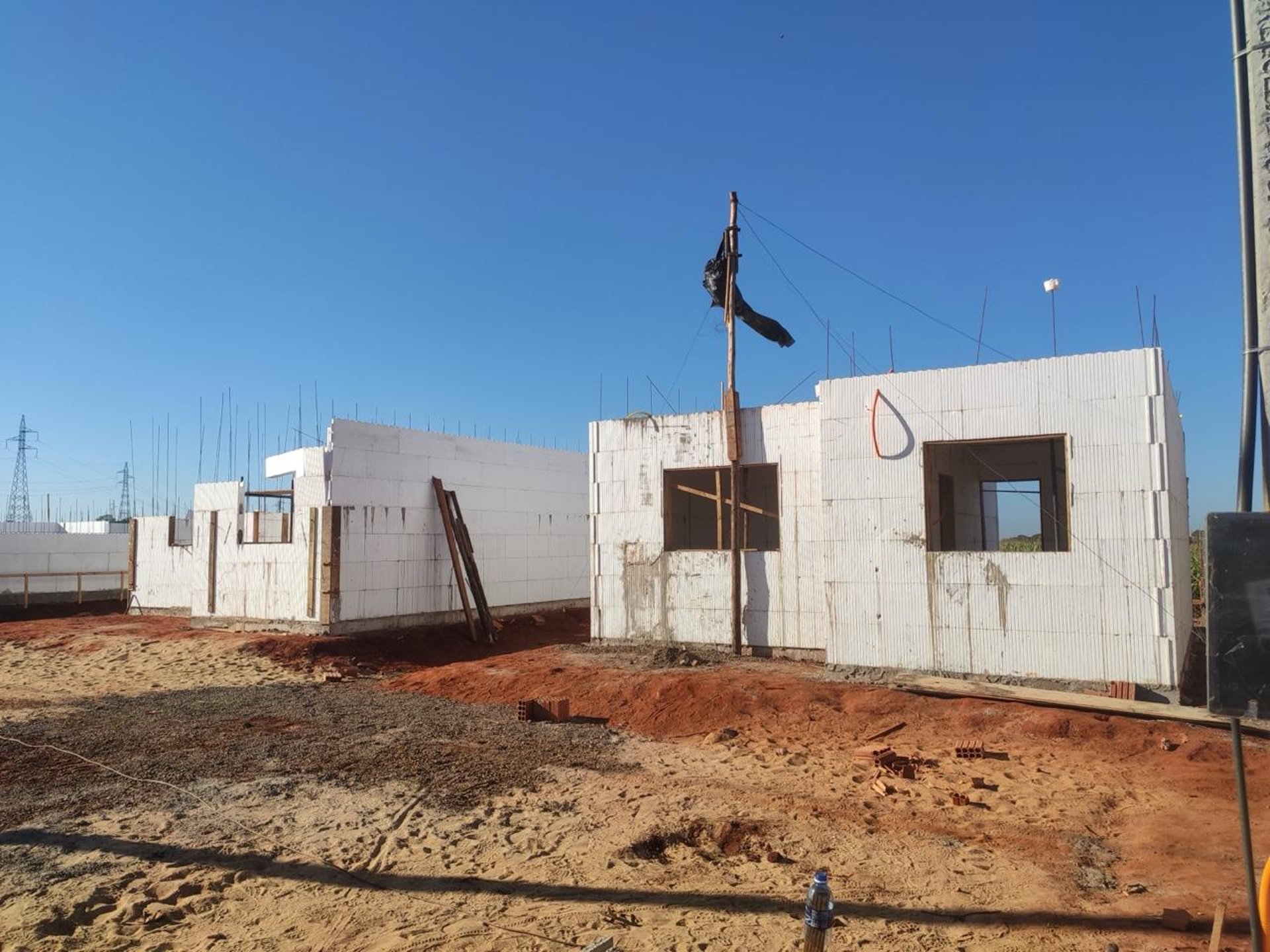 black and white bed linen