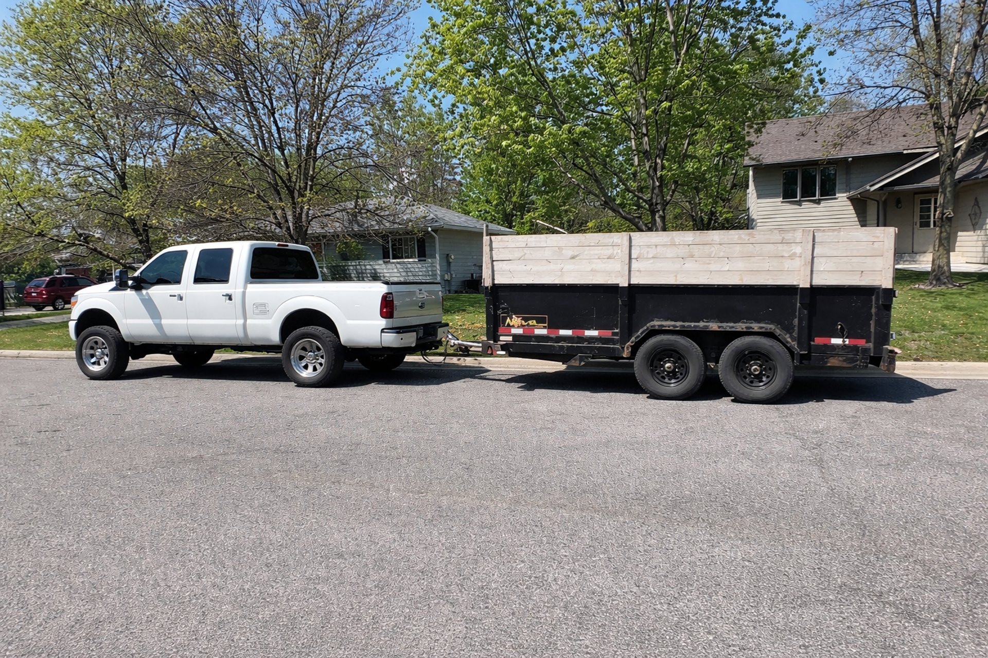 gray computer monitor