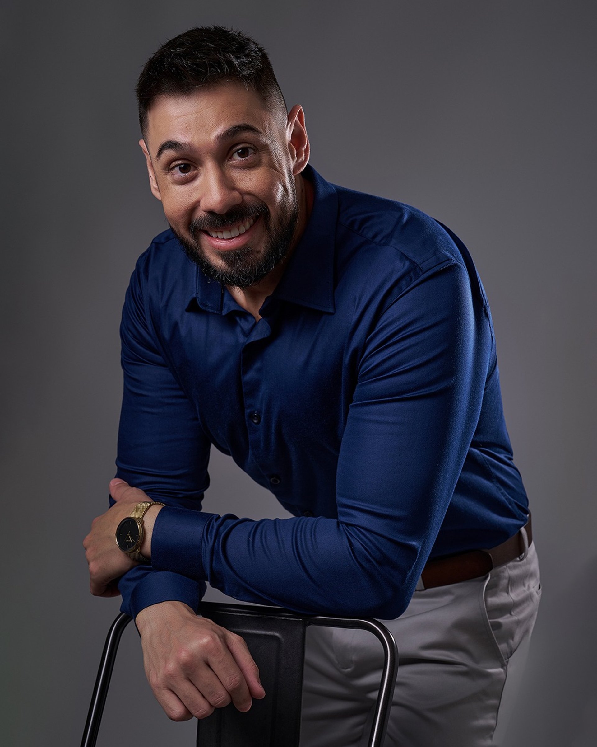 gray computer monitor