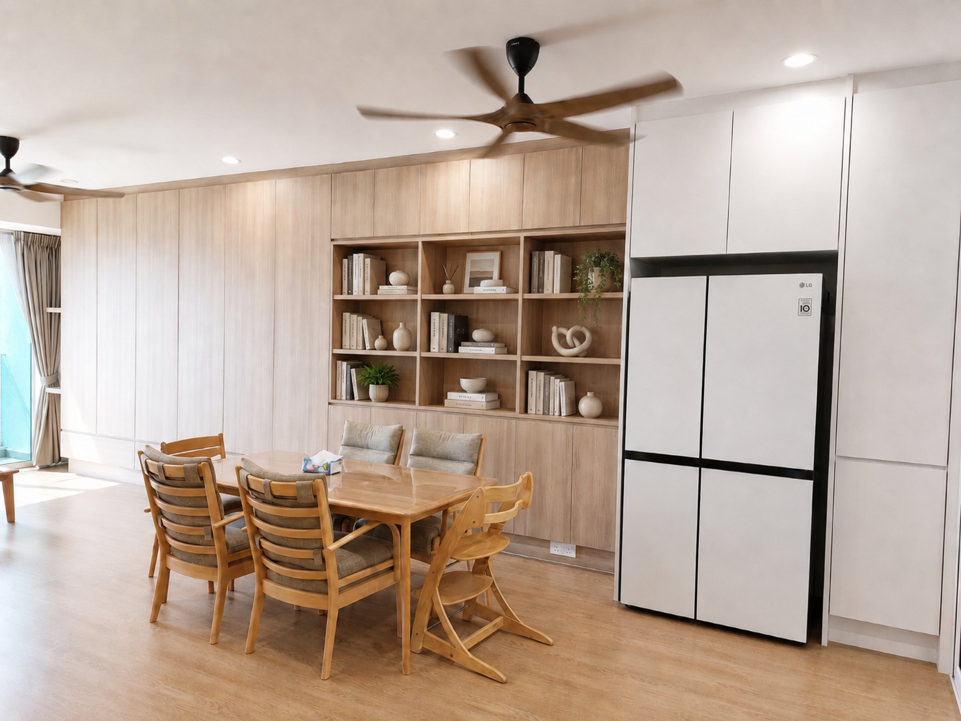 A large room with a lot of white paint on the walls