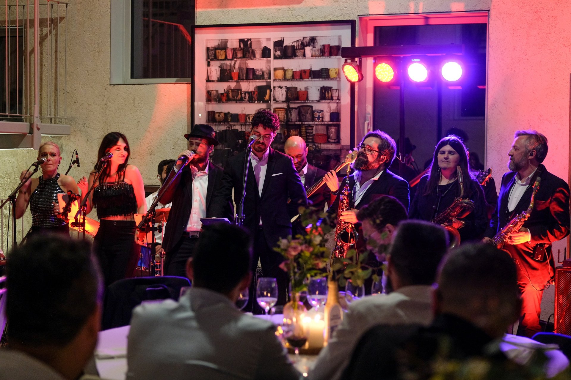 black and white bed linen