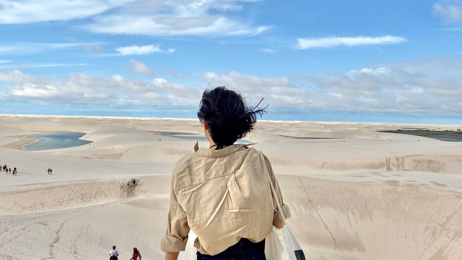 black and white bed linen