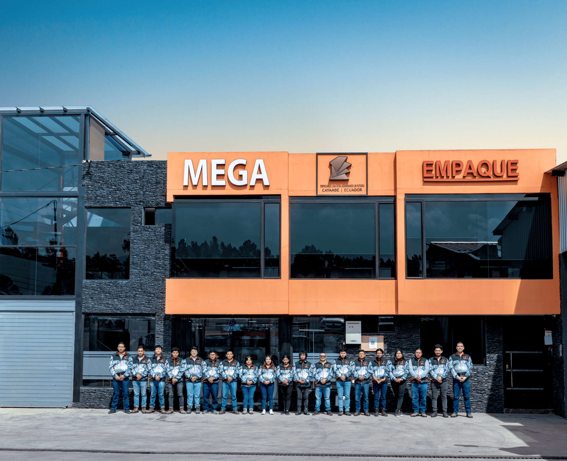 gray computer monitor