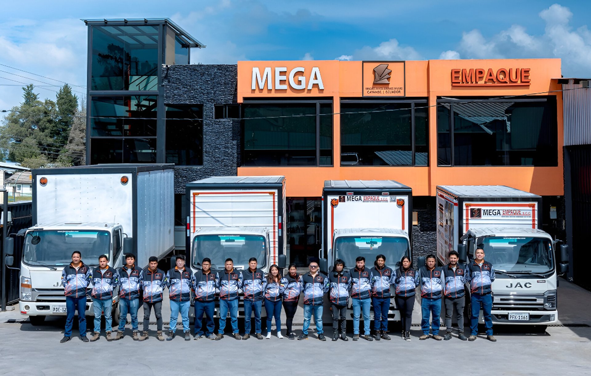 gray computer monitor