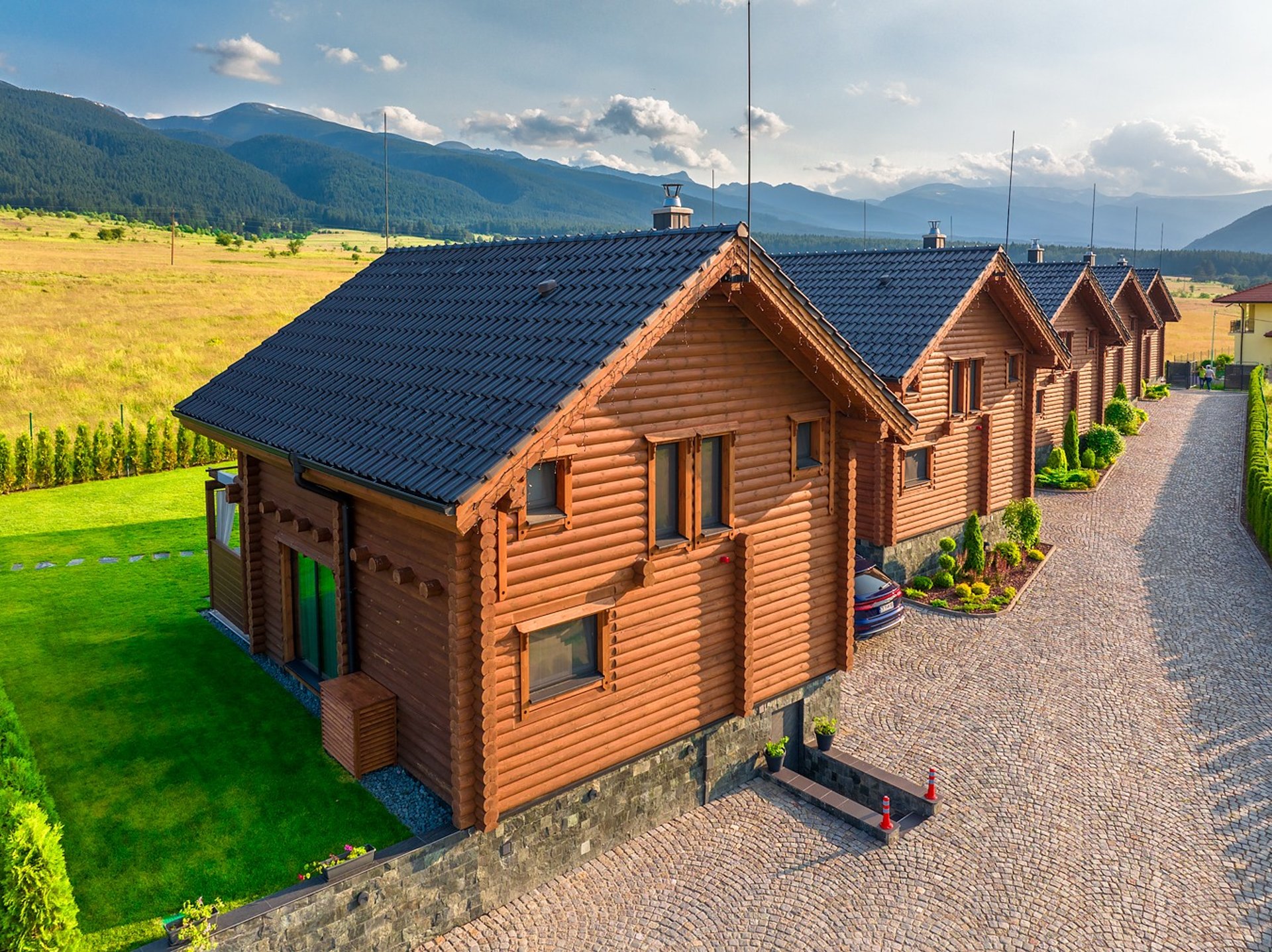 gray computer monitor