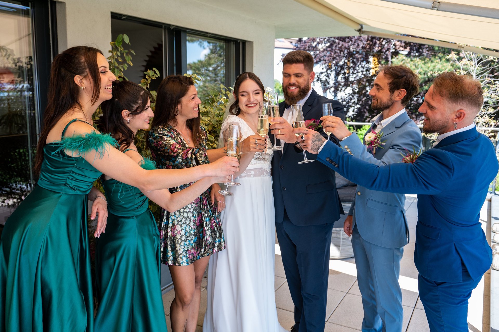 Shooting mariage aves les mariés, les demoiselles d'honneurs, garçons d'honneurs ainsi que la wedding planner 