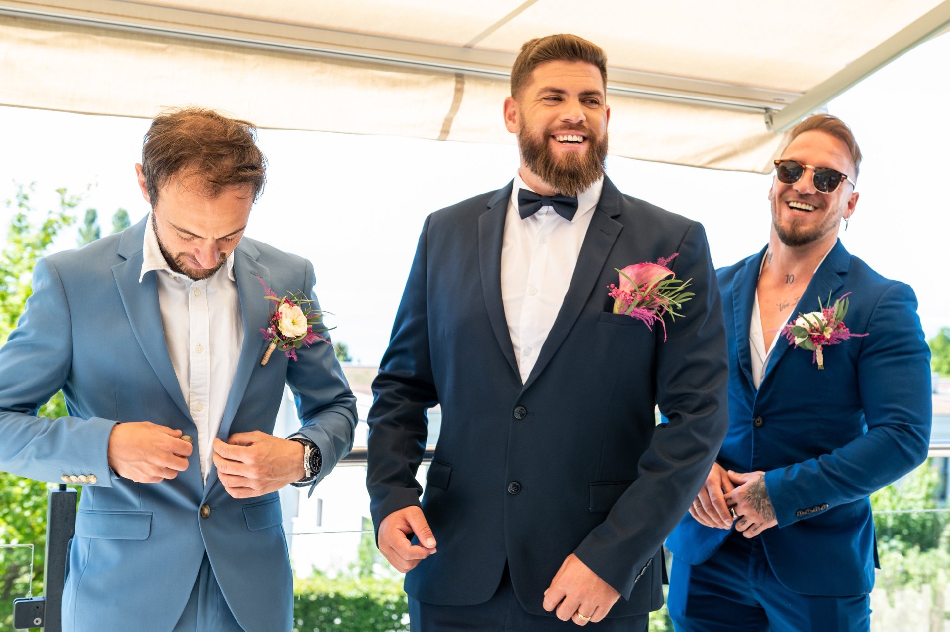 mariée avec ses garçons d'honneur prêt pour la cérémonie la!ique, organisation partielle par une wedding planner sur lausanne