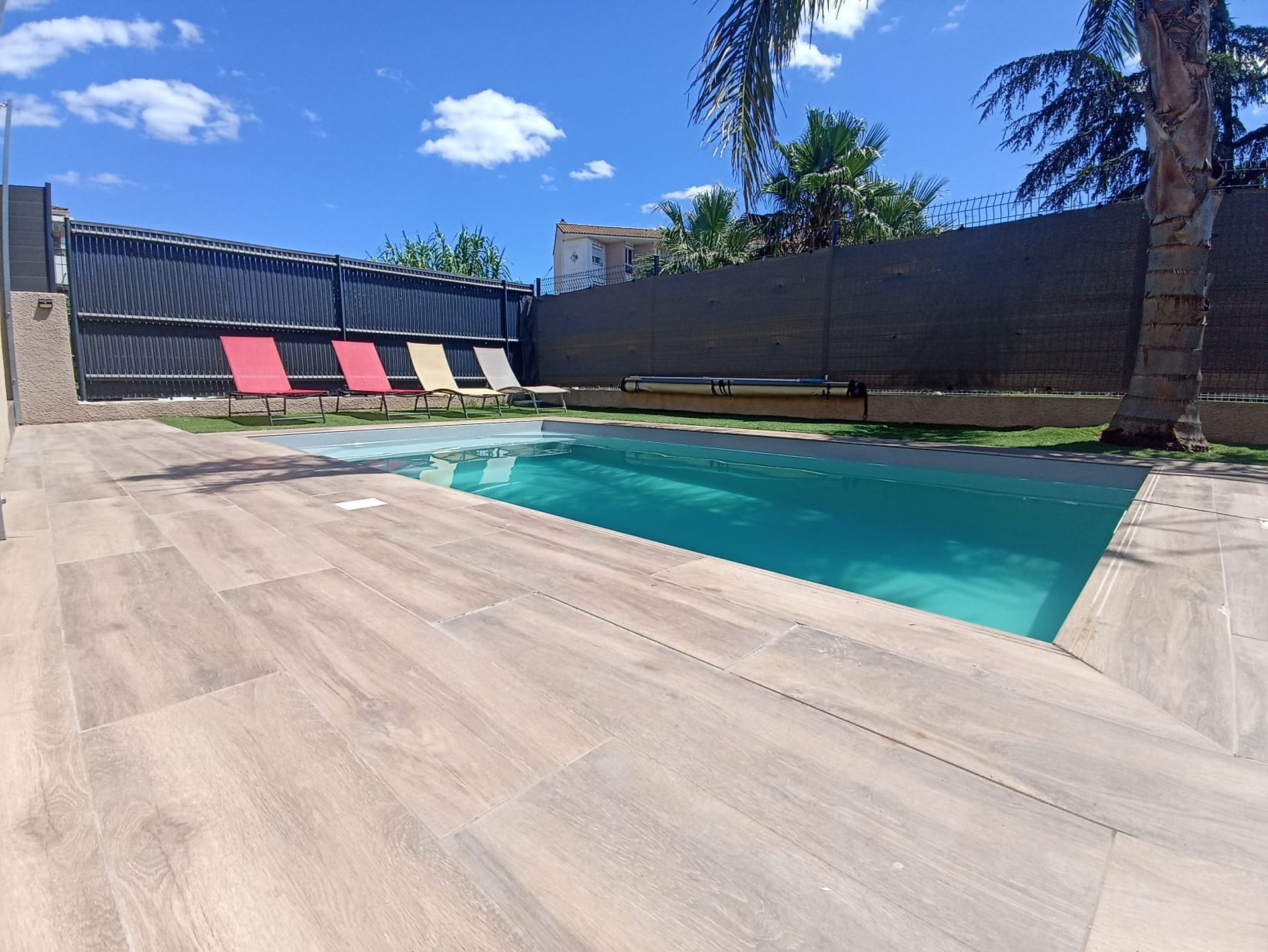 black and white bed linen