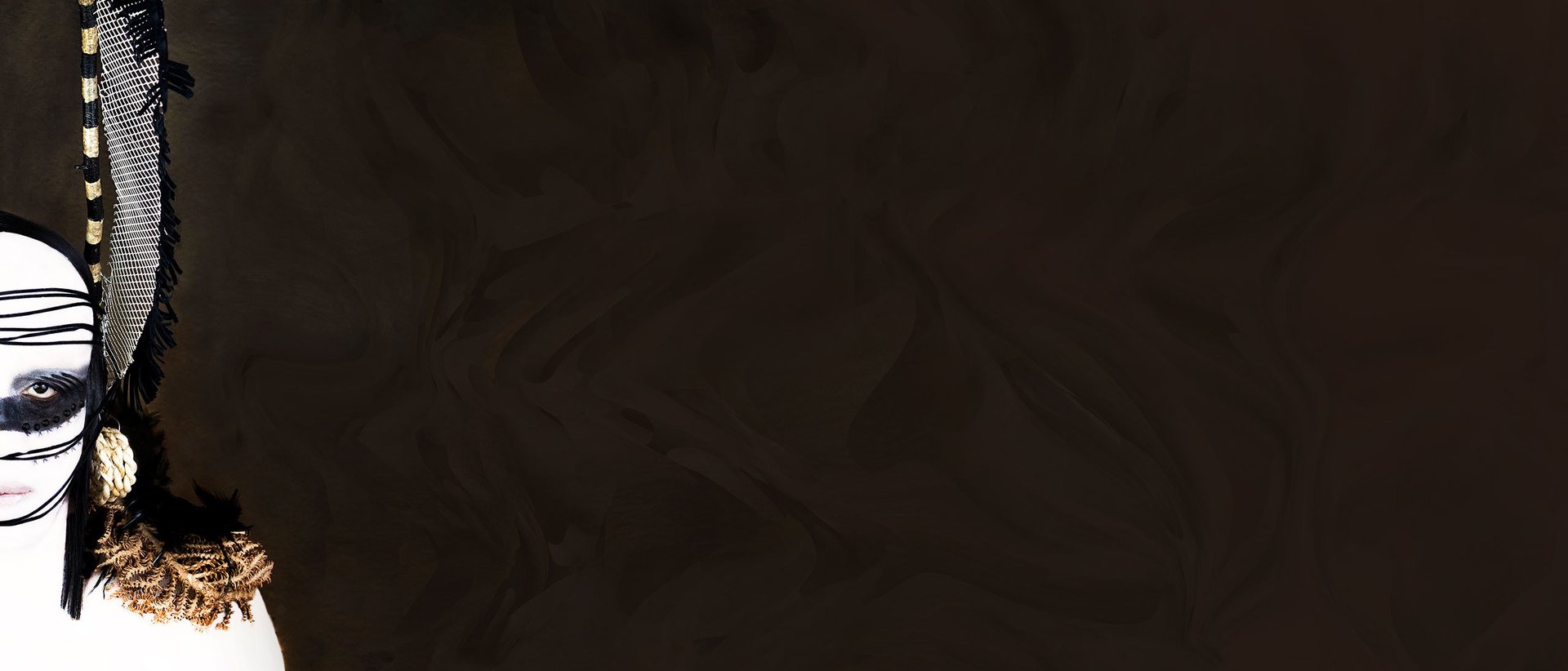 black and white bed linen