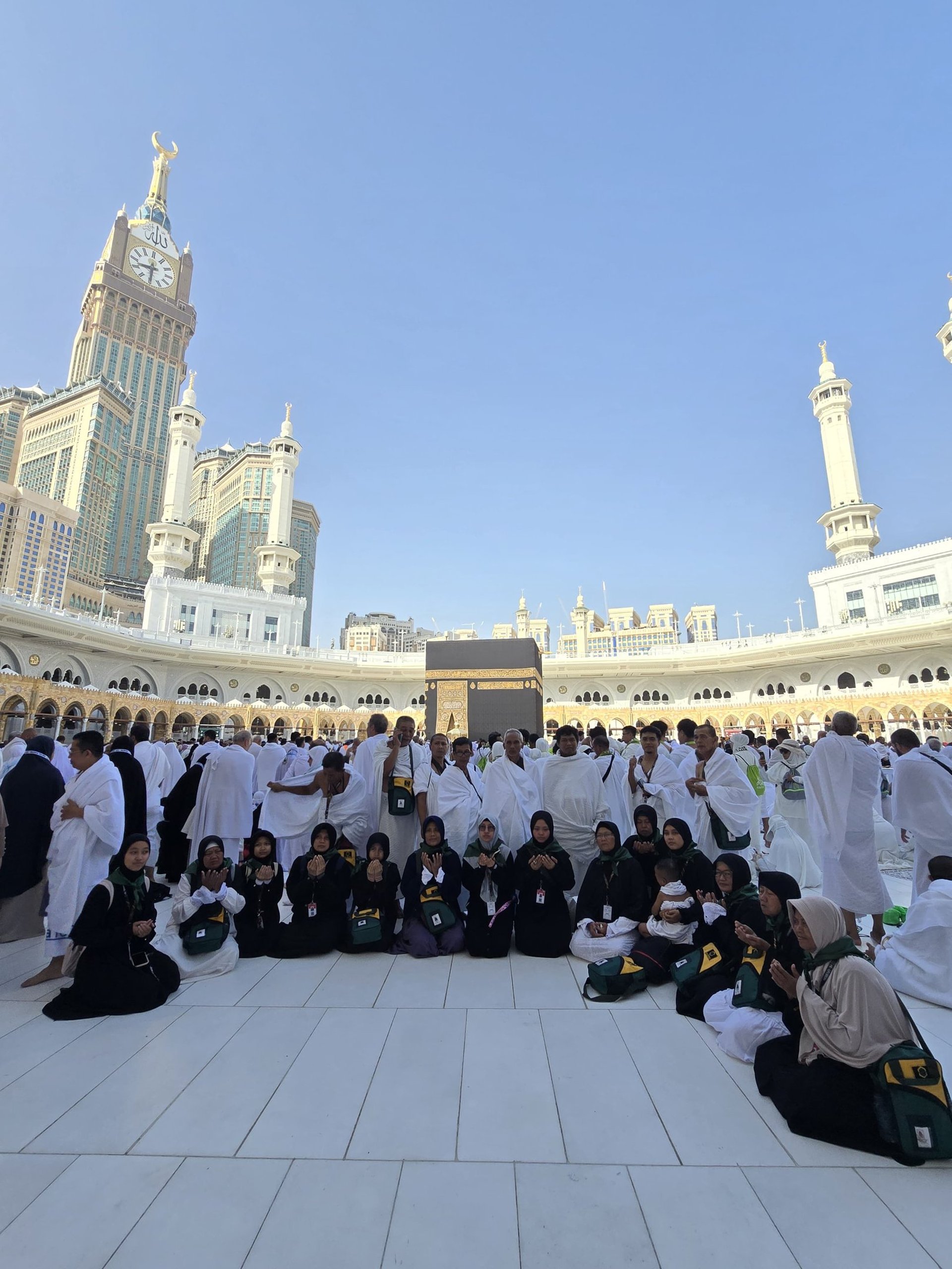 brown high rise buildin