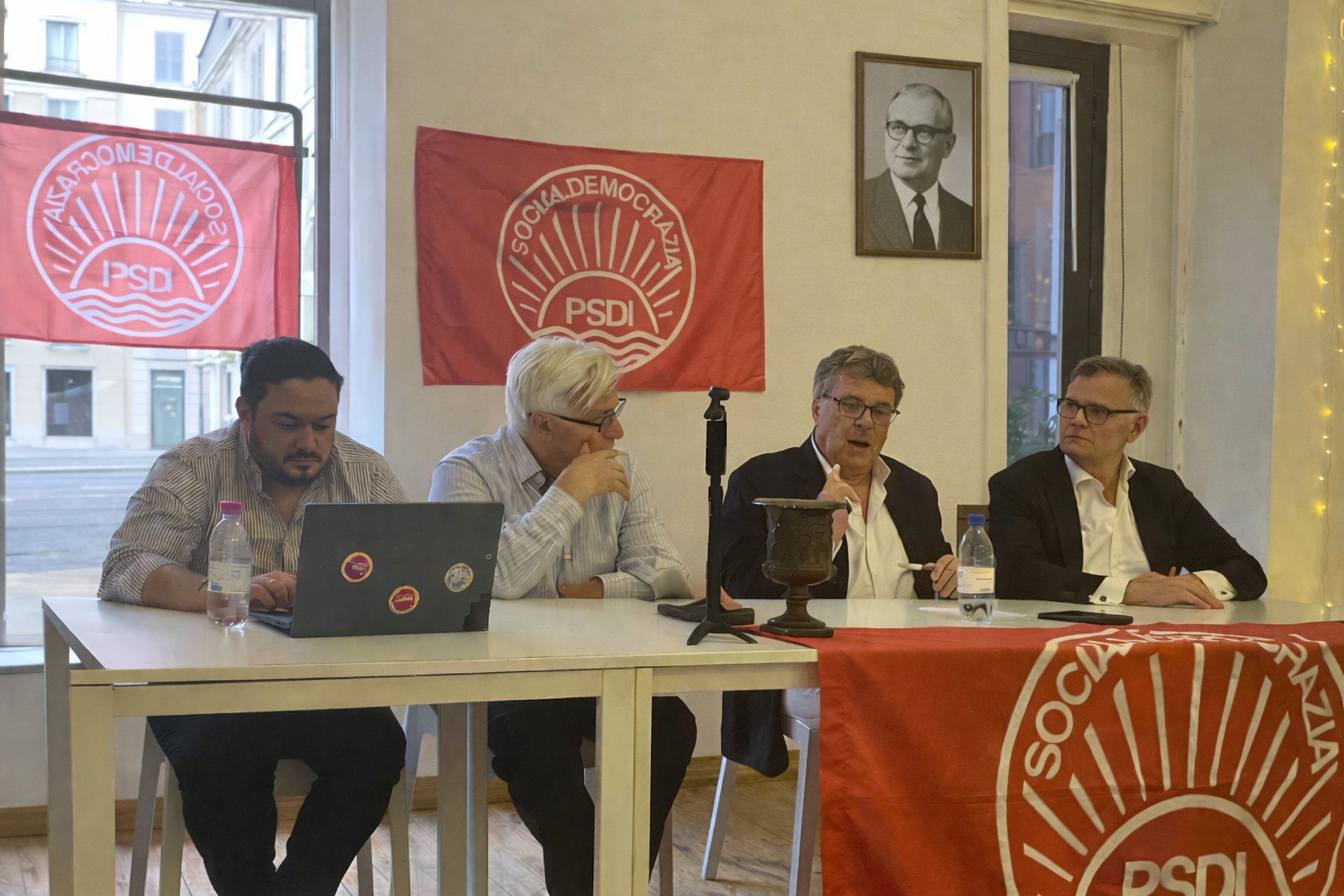 black and white bed linen