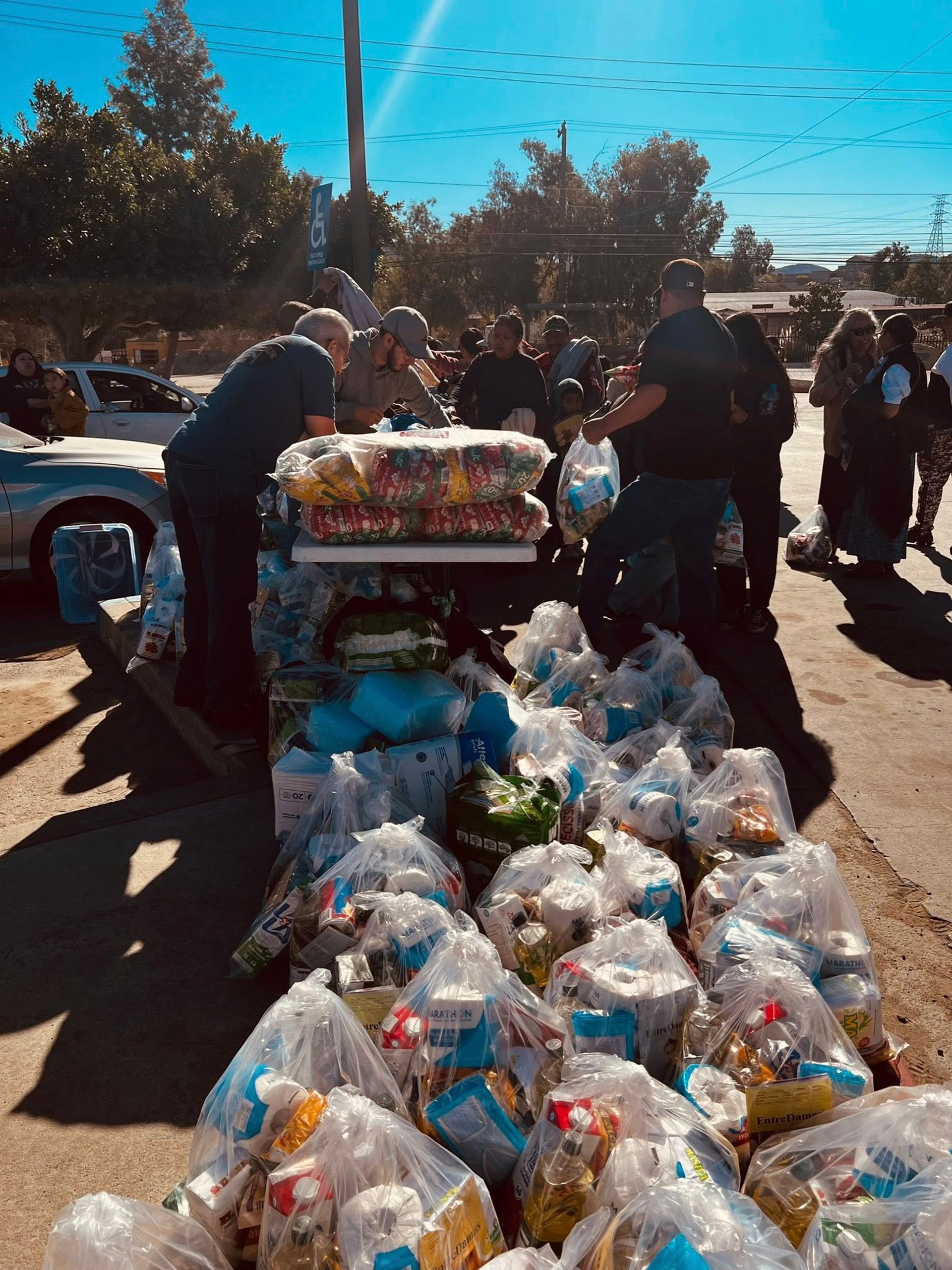gray computer monitor