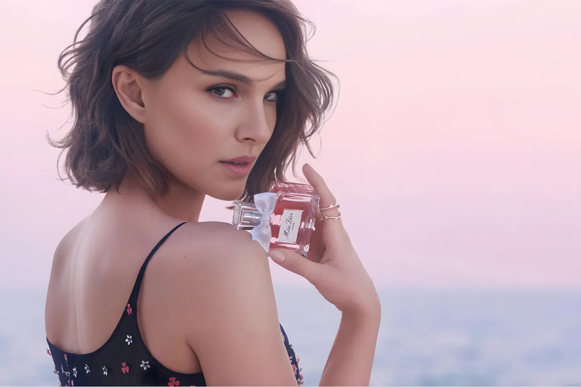 black and white bed linen