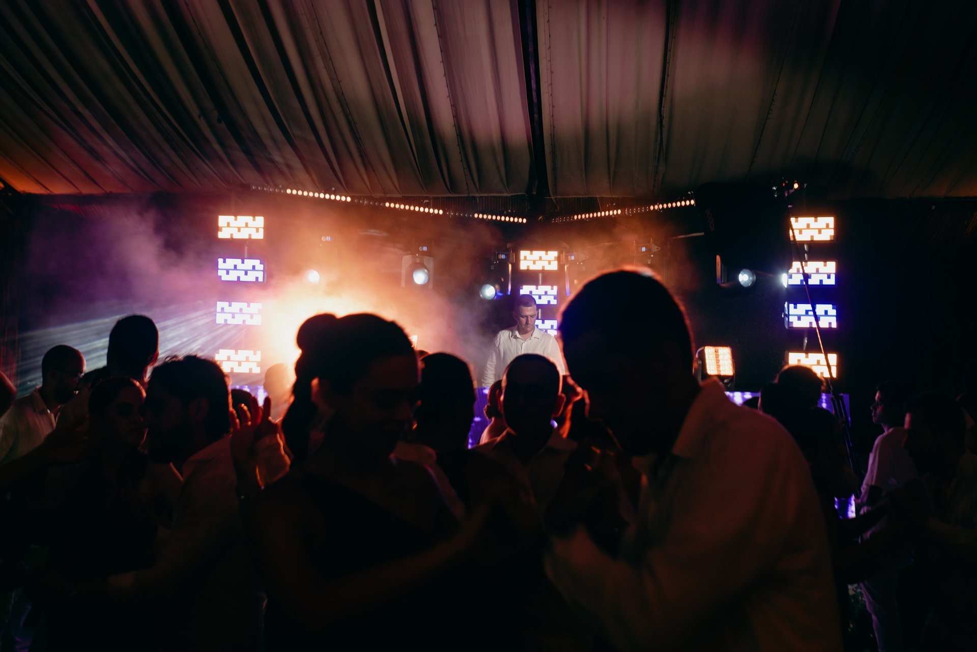 black and white bed linen