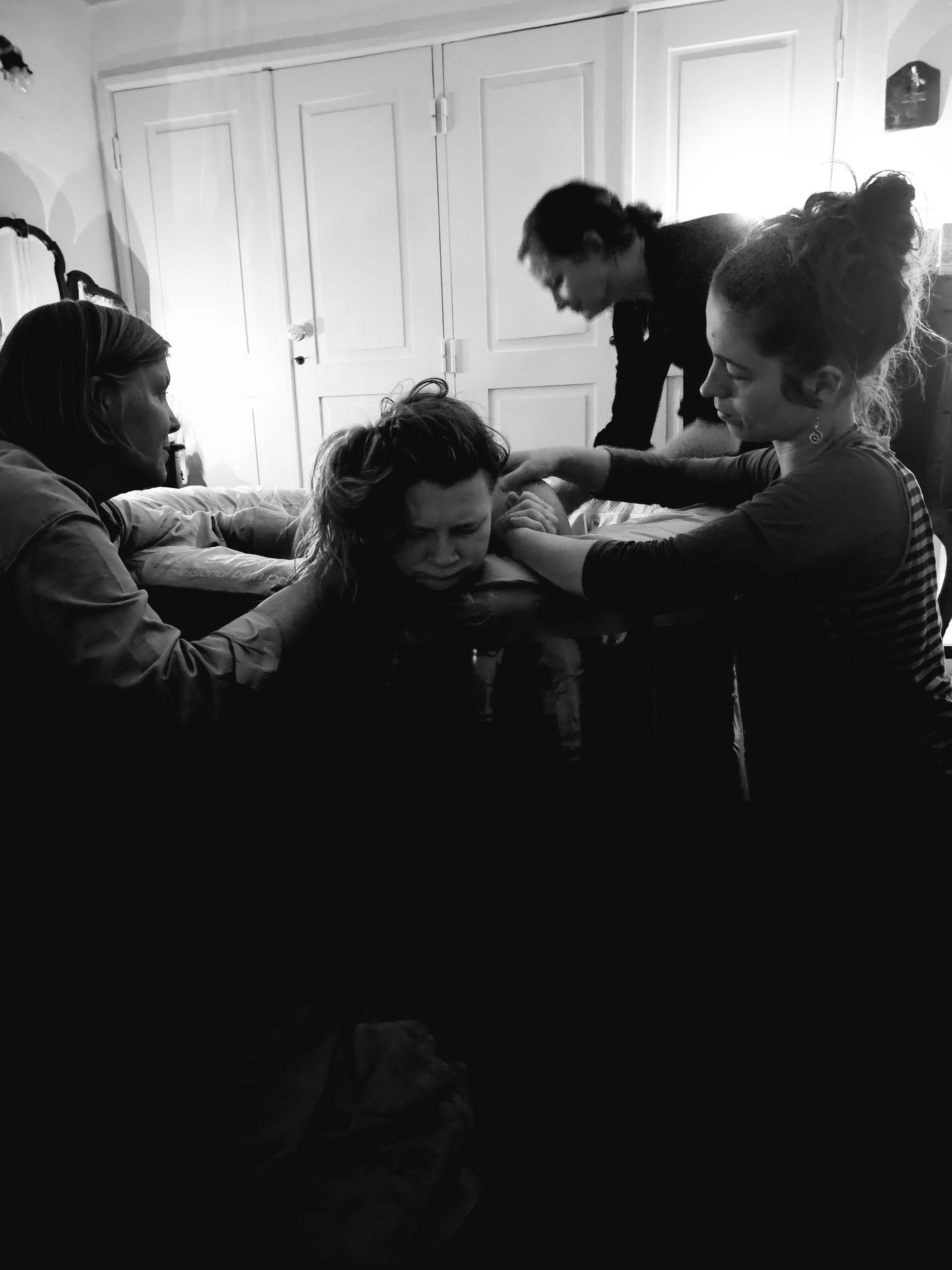 black and white bed linen