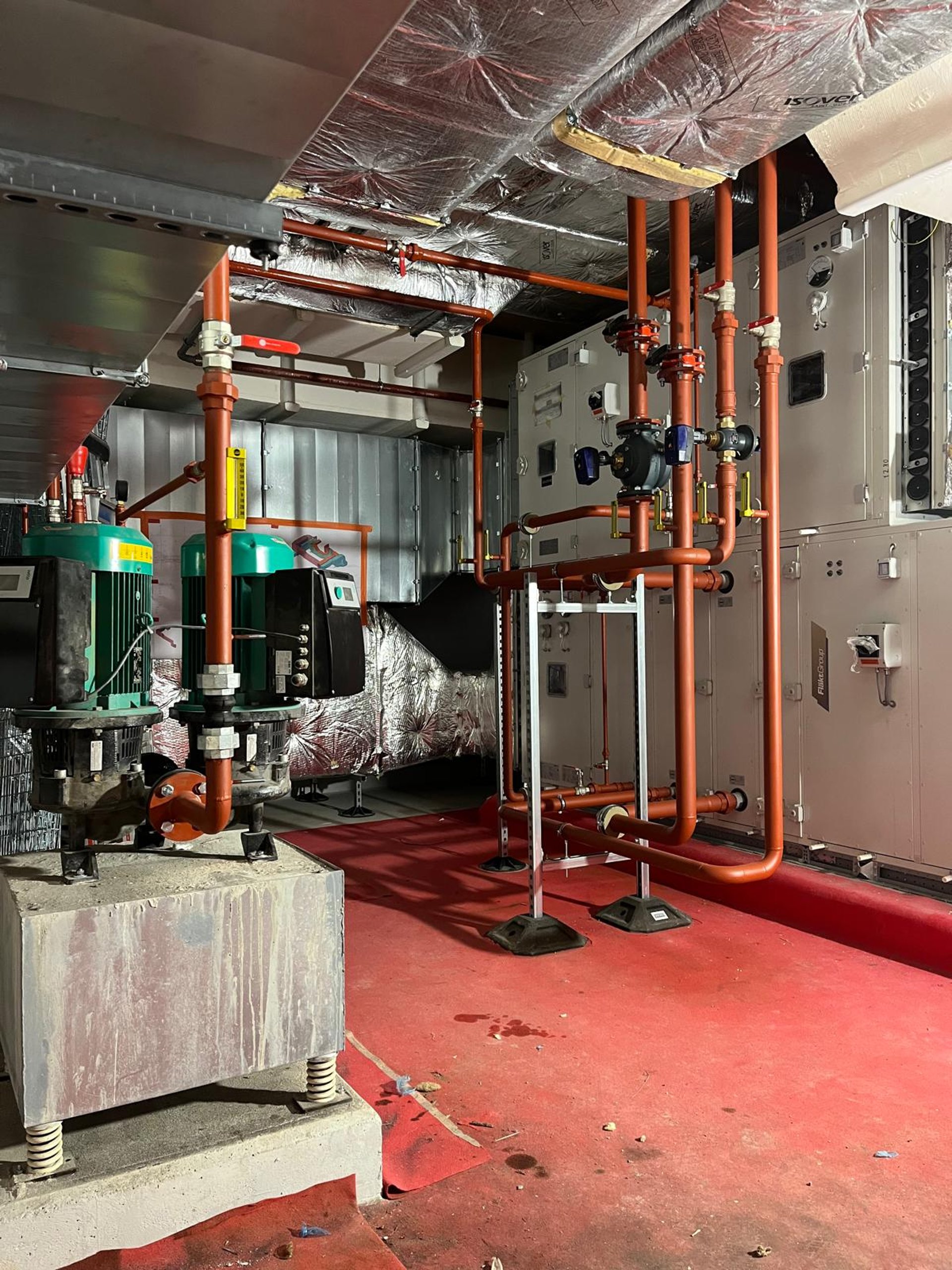 gray computer monitor