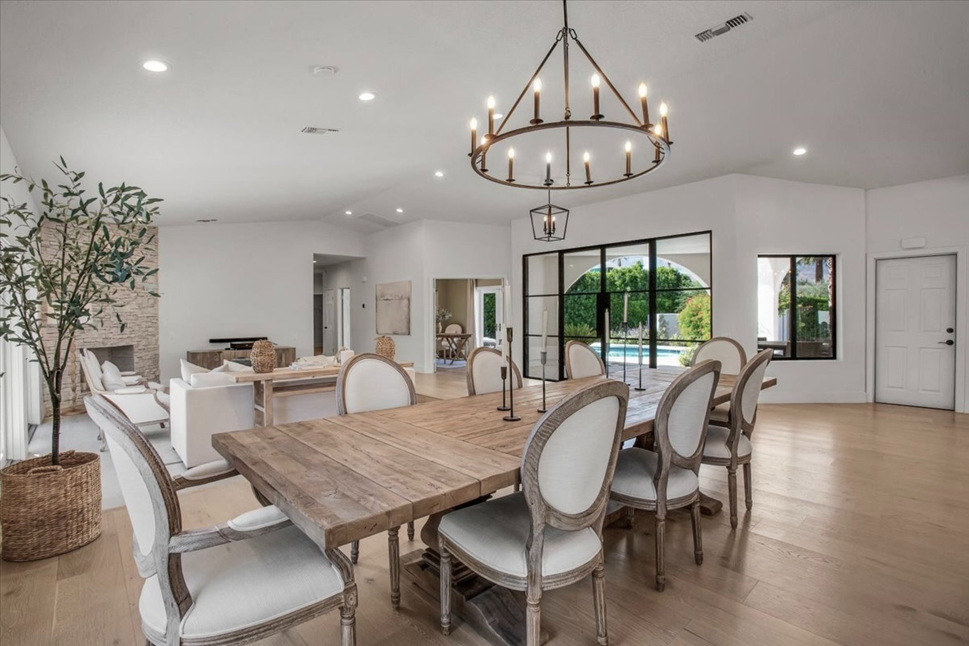 black and white bed linen