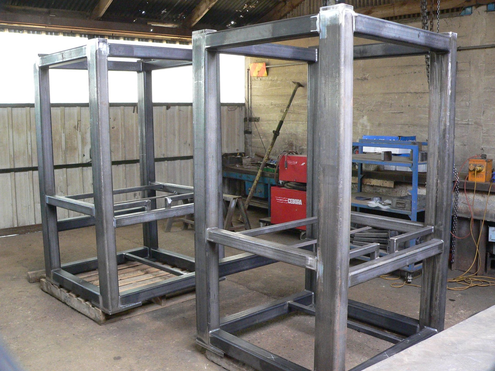 black and white bed linen