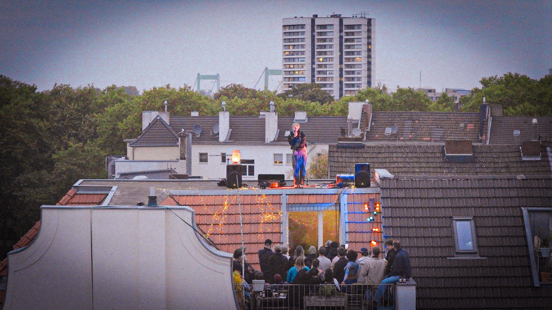 black and white bed linen