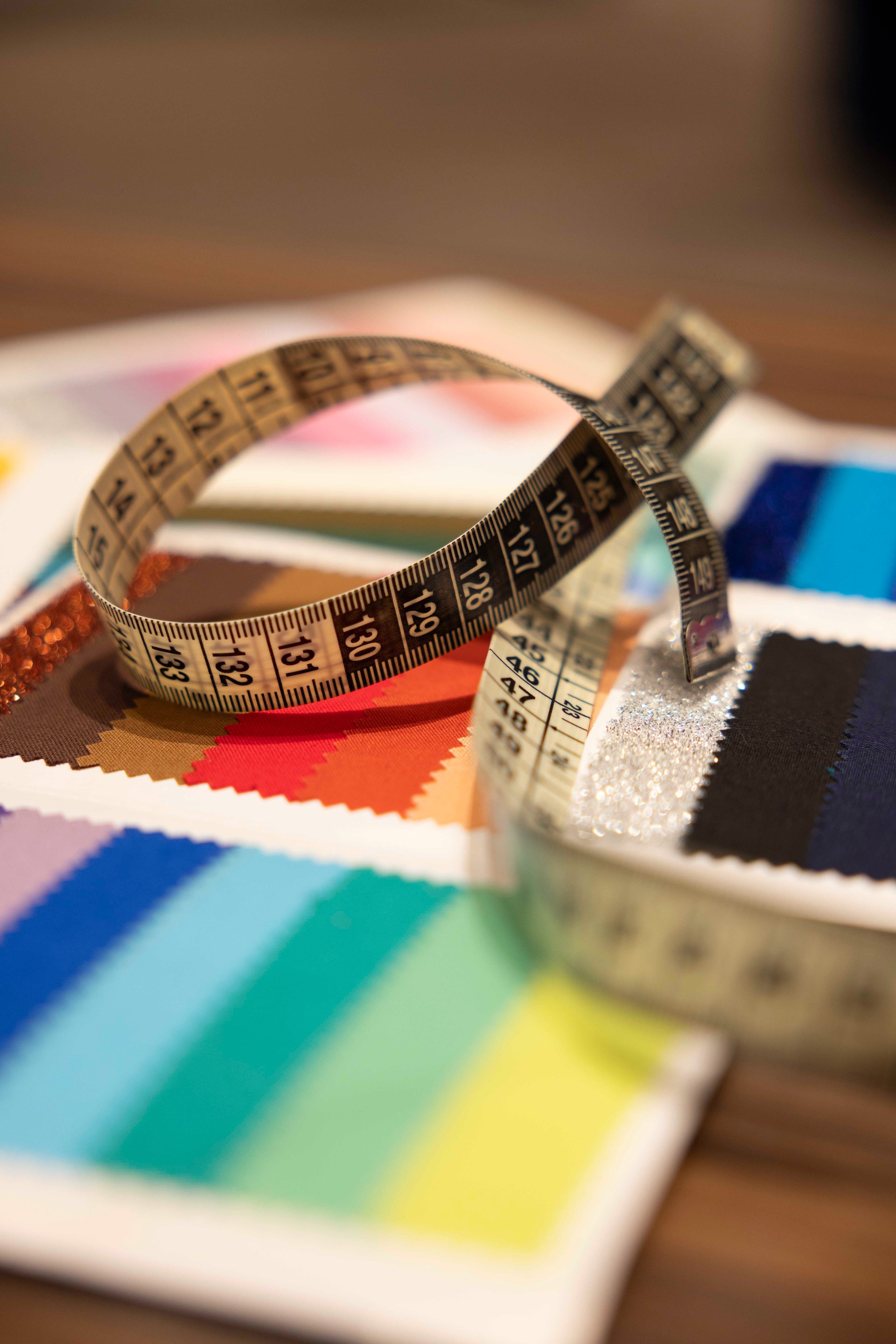 gray computer monitor