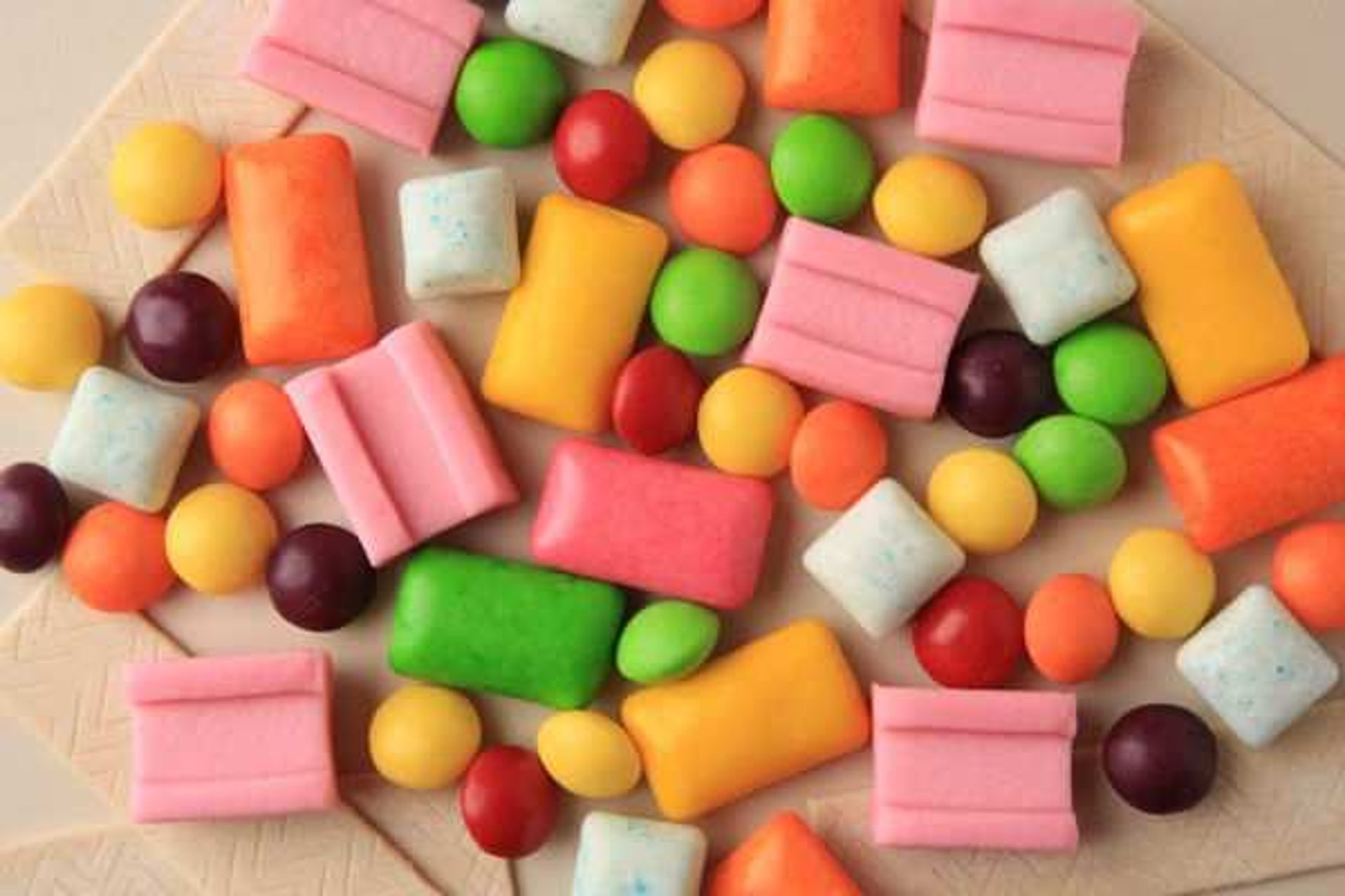 Variedad de chicles con y sin relleno