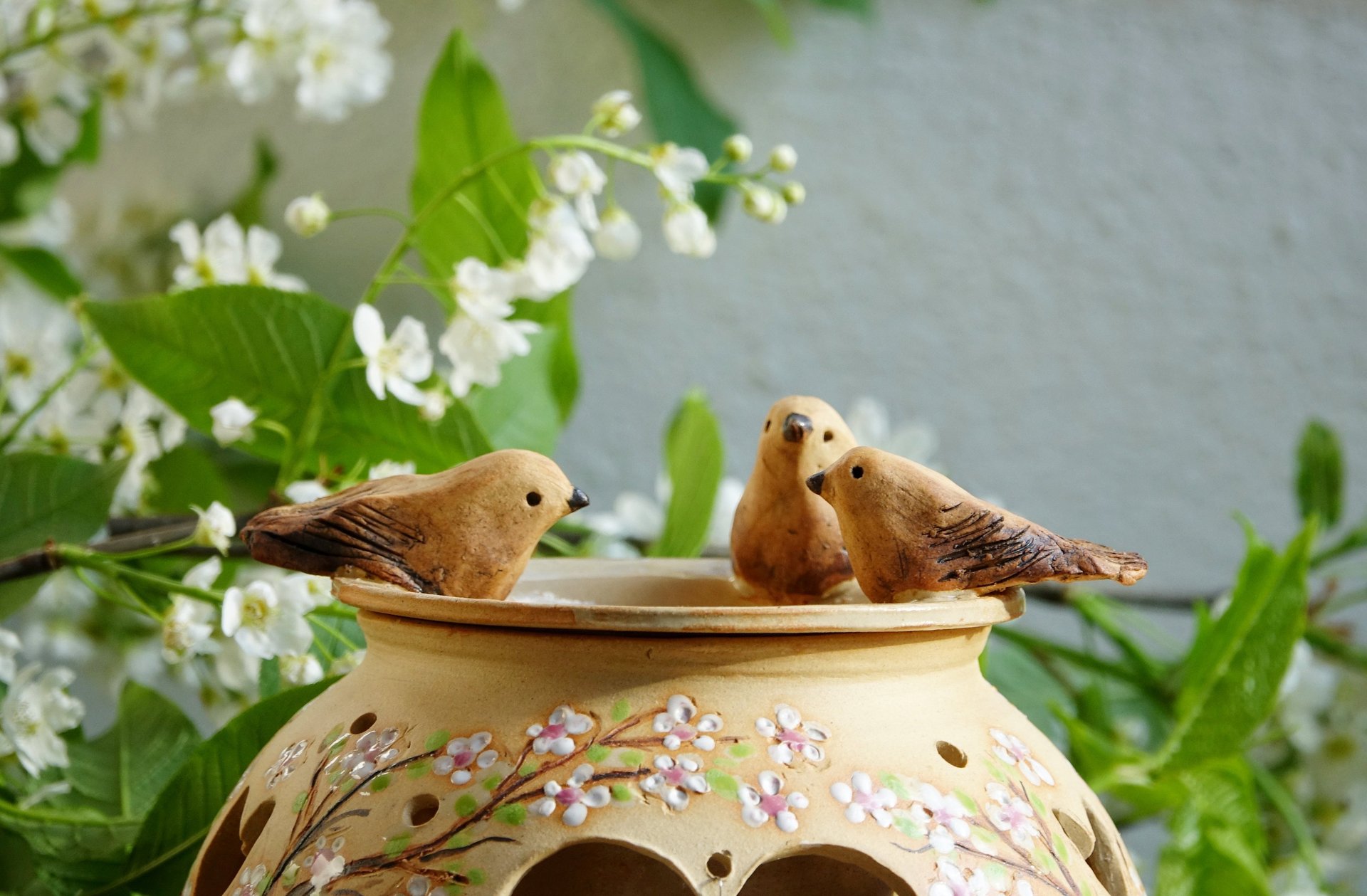 an abstract photo of a curved building with a blue sky in the background