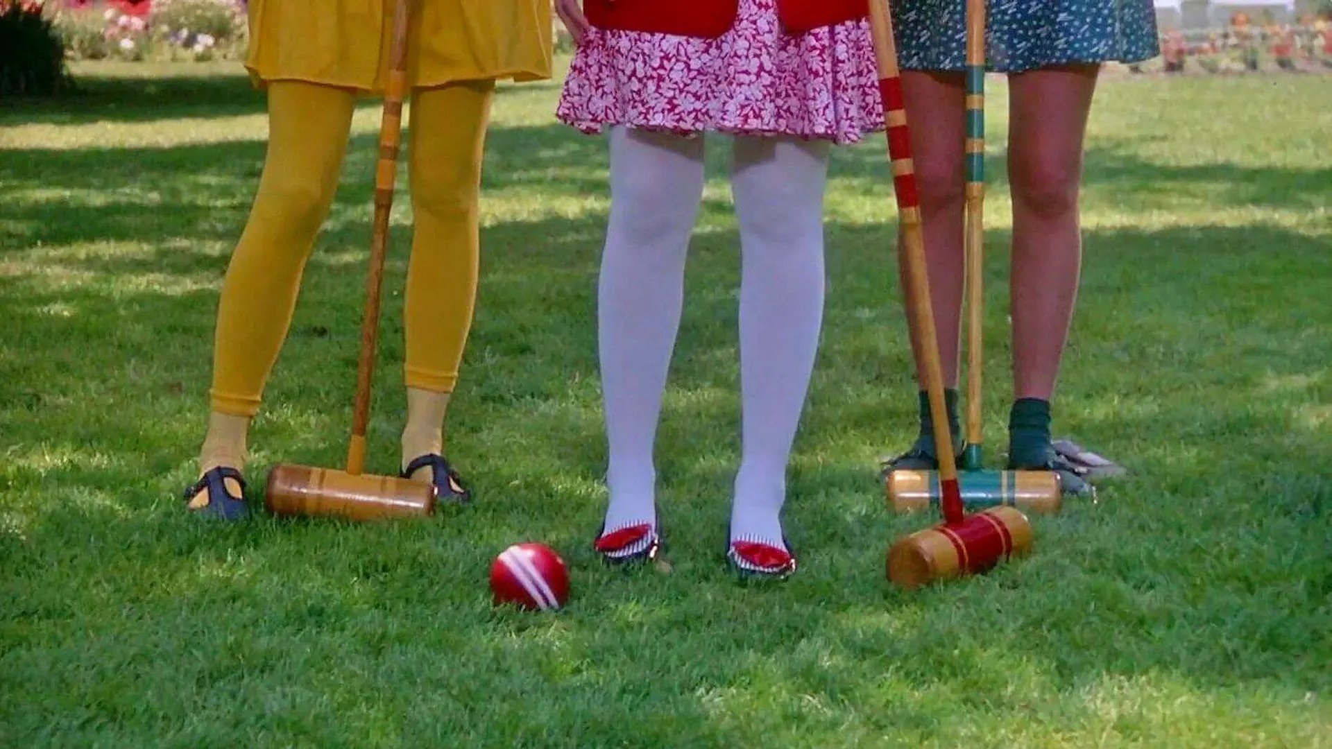 a picture of 3 women legs in stockings