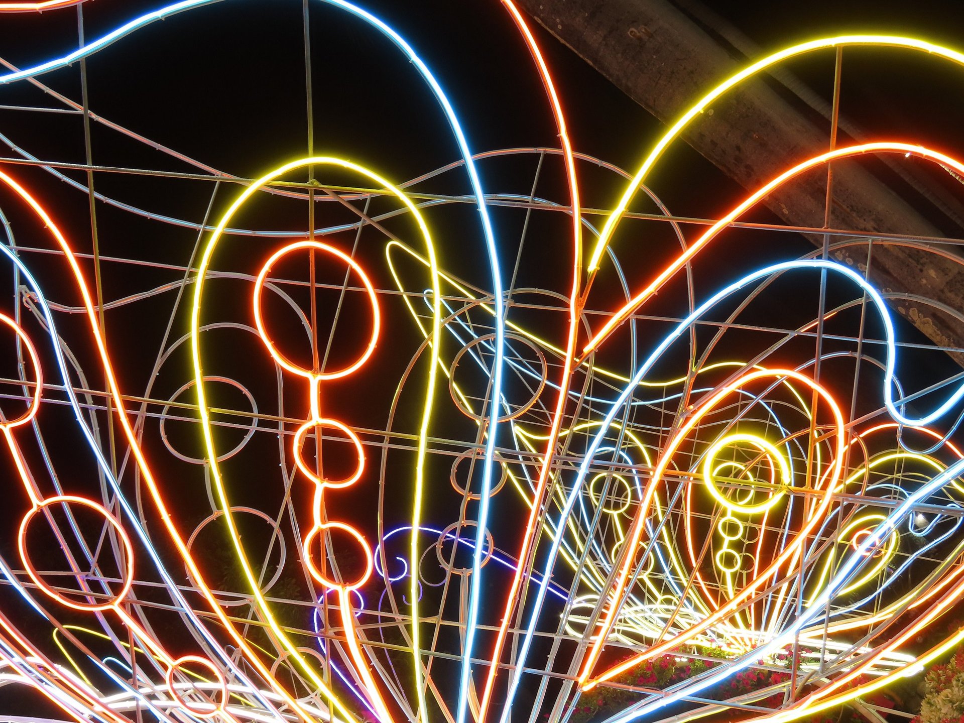 black and white bed linen