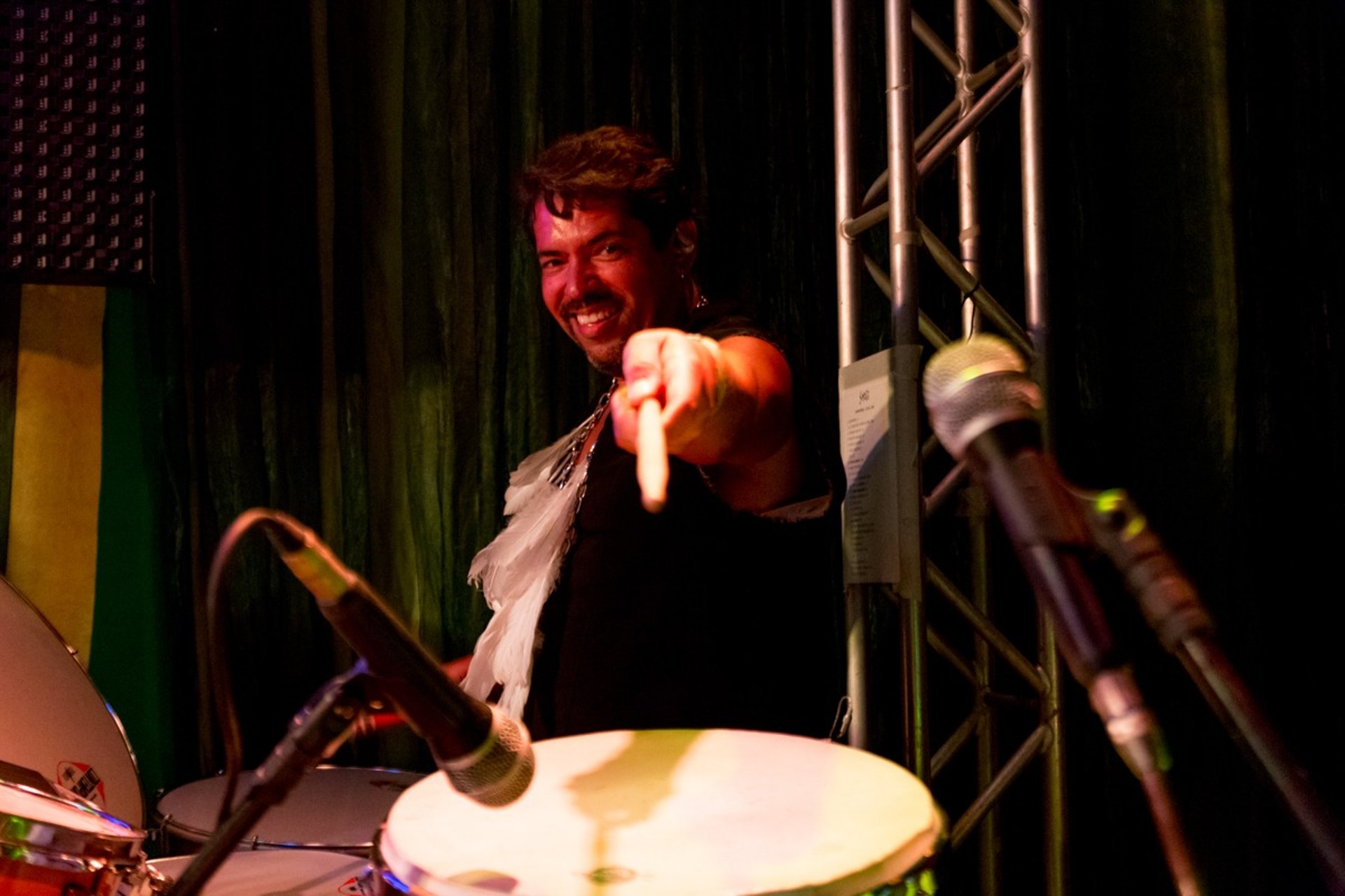 black and white bed linen