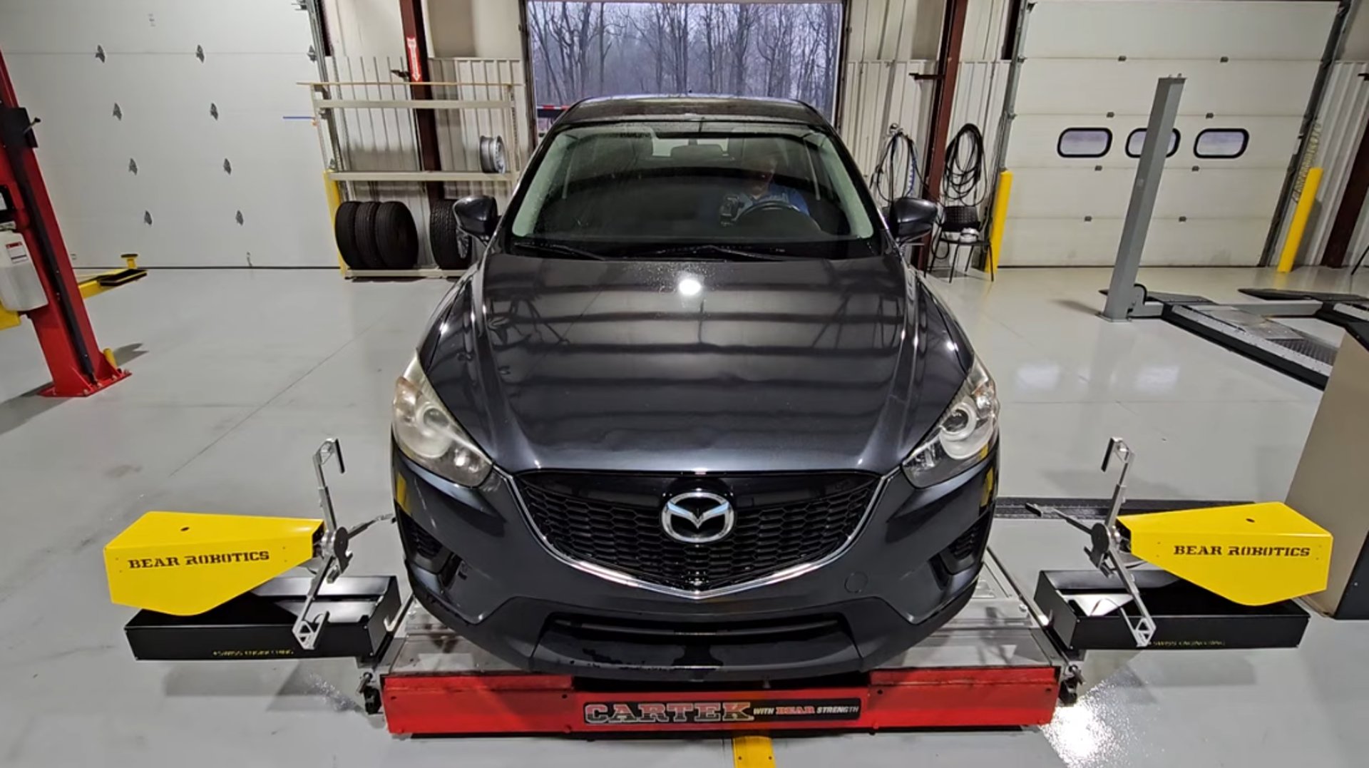 gray computer monitor