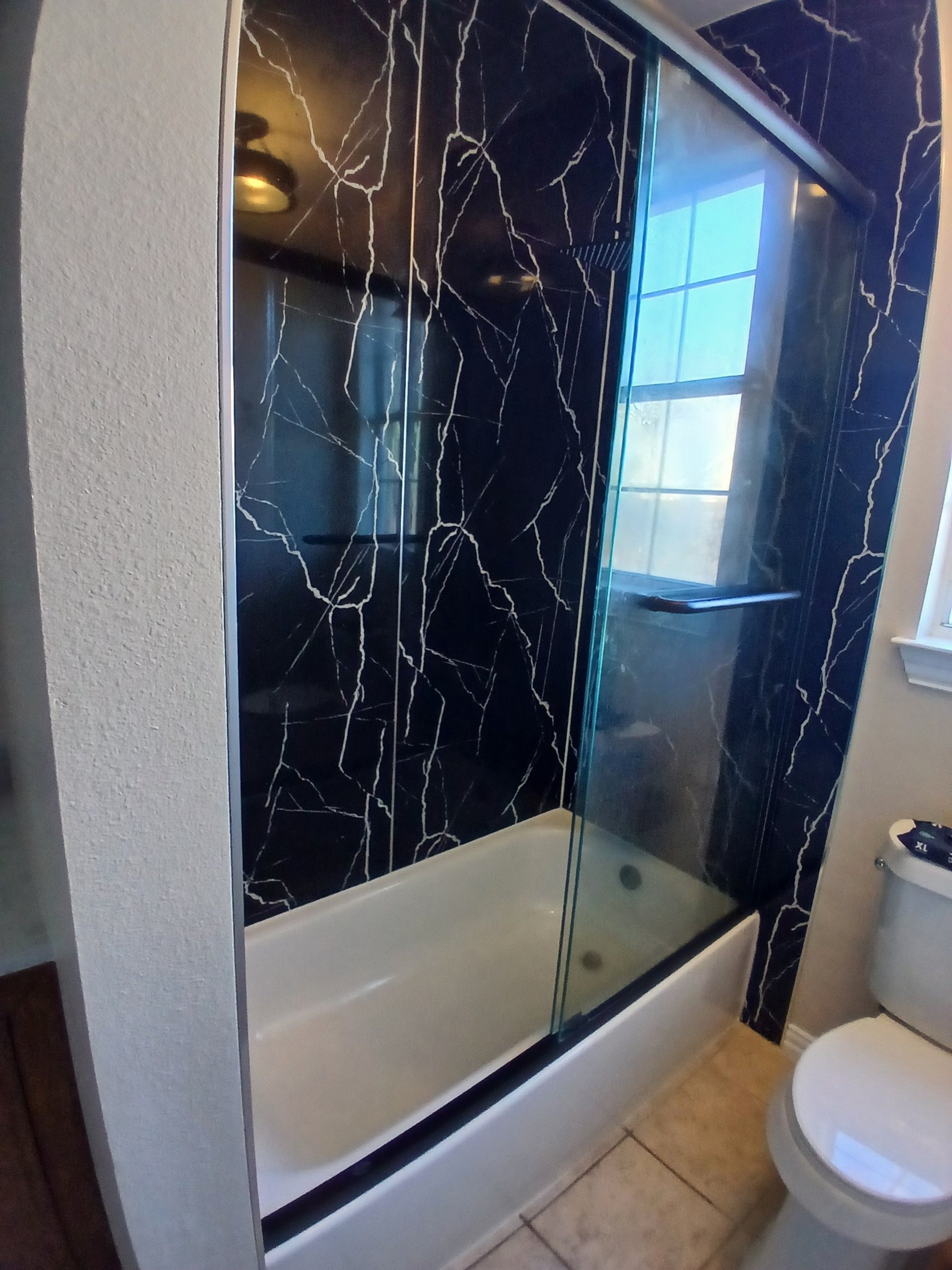 gray computer monitor