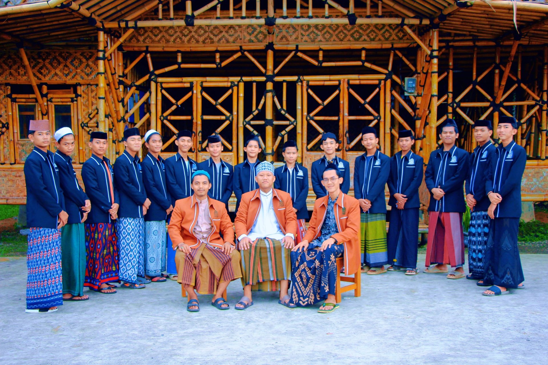 black and brown leather padded tub sofa