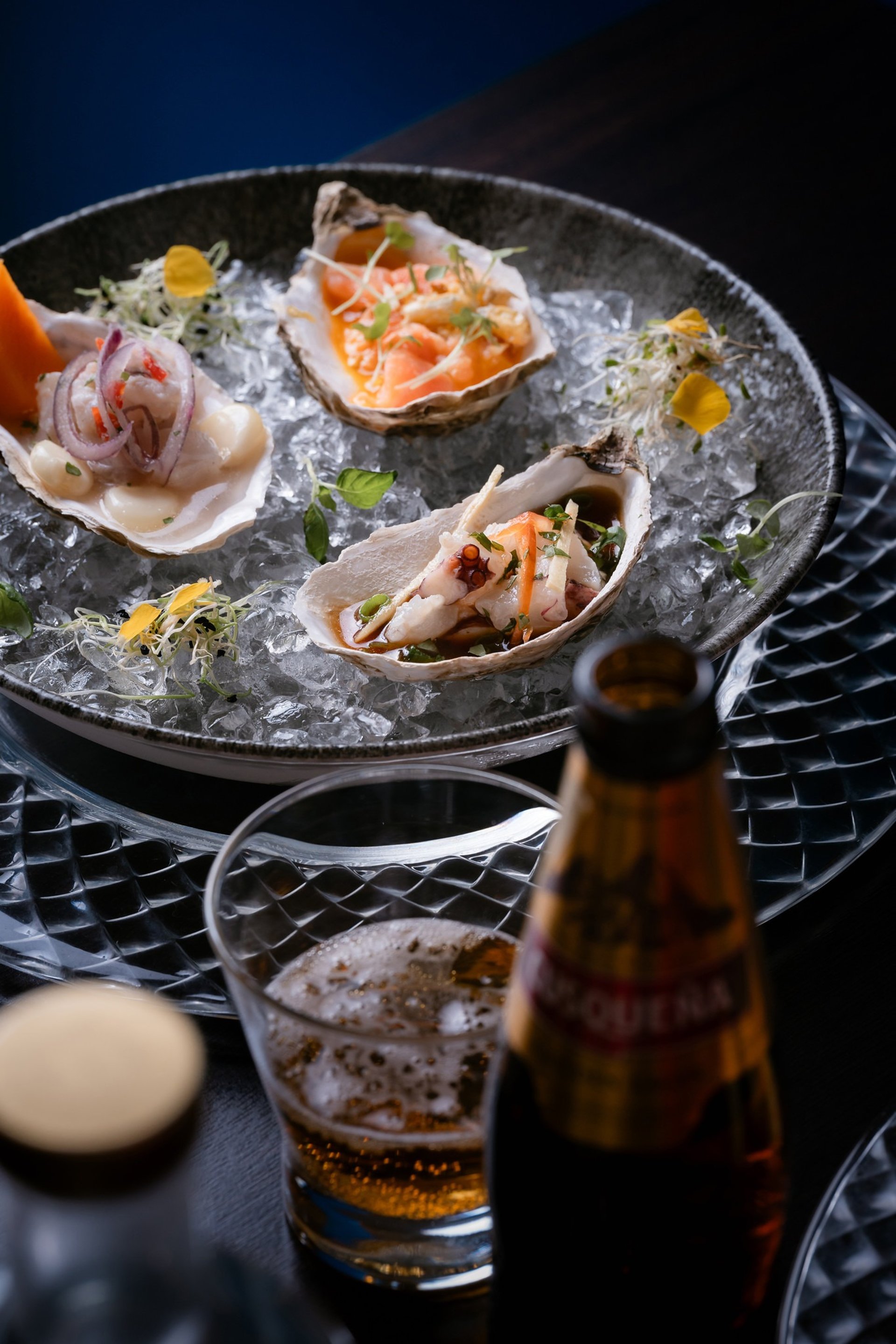 black and white bed linen