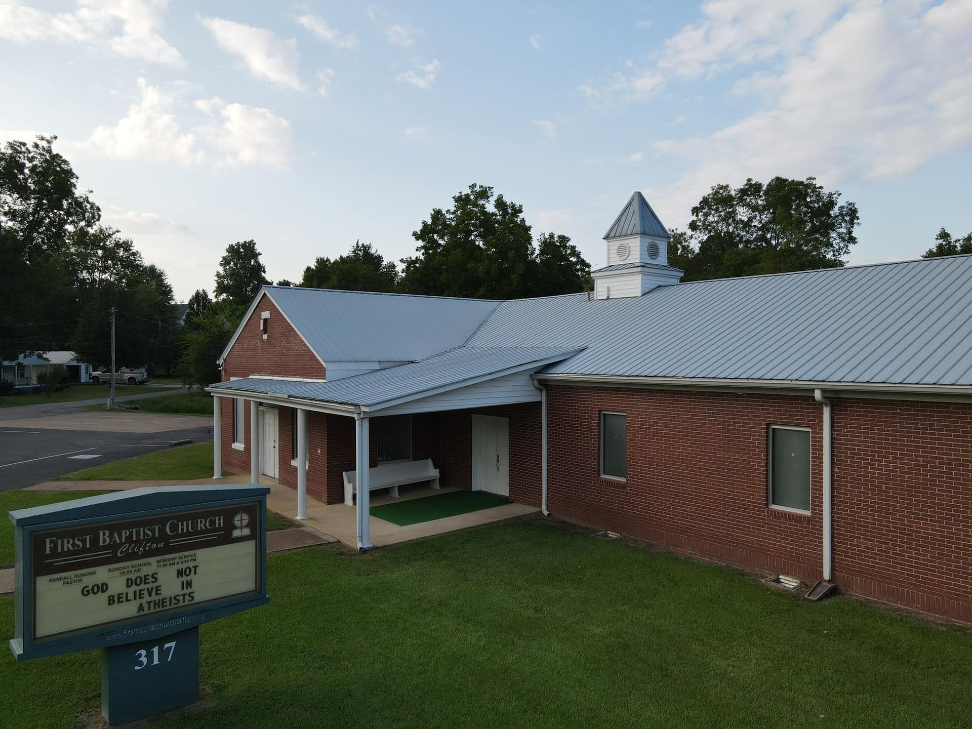 gray computer monitor