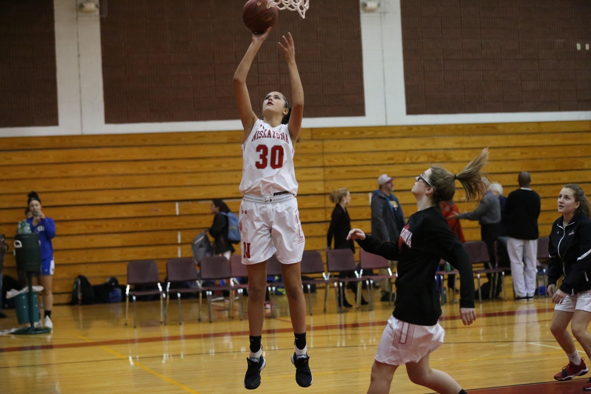 gray computer monitor