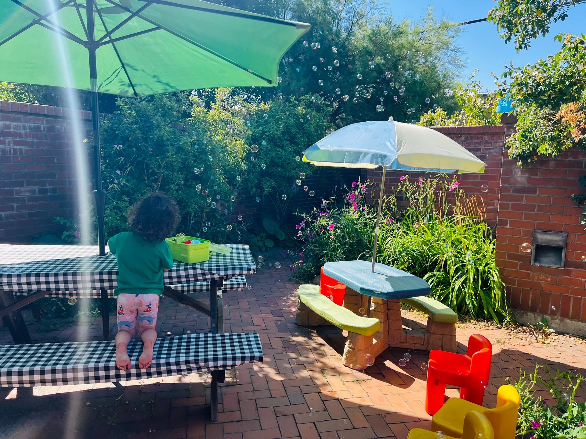 black and white bed linen