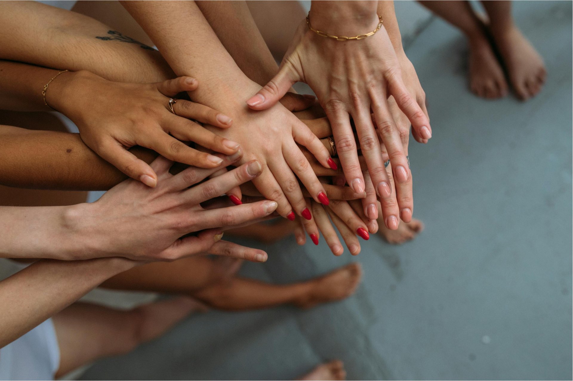 black and white bed linen