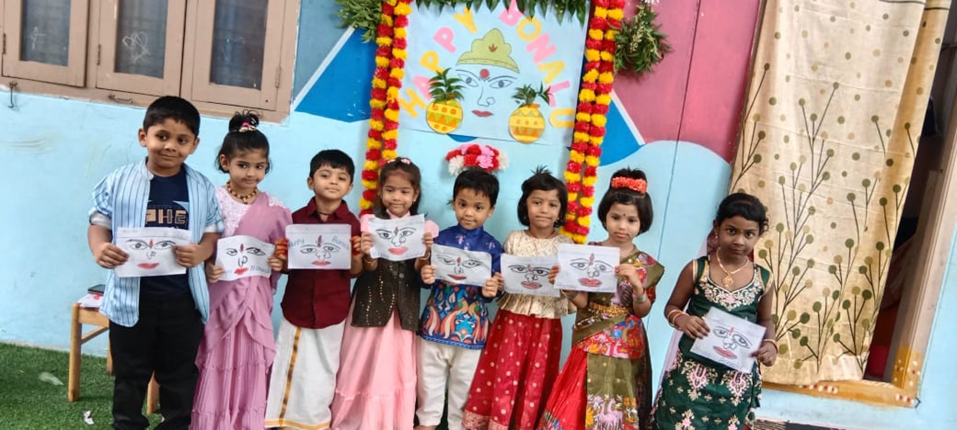 black and white bed linen