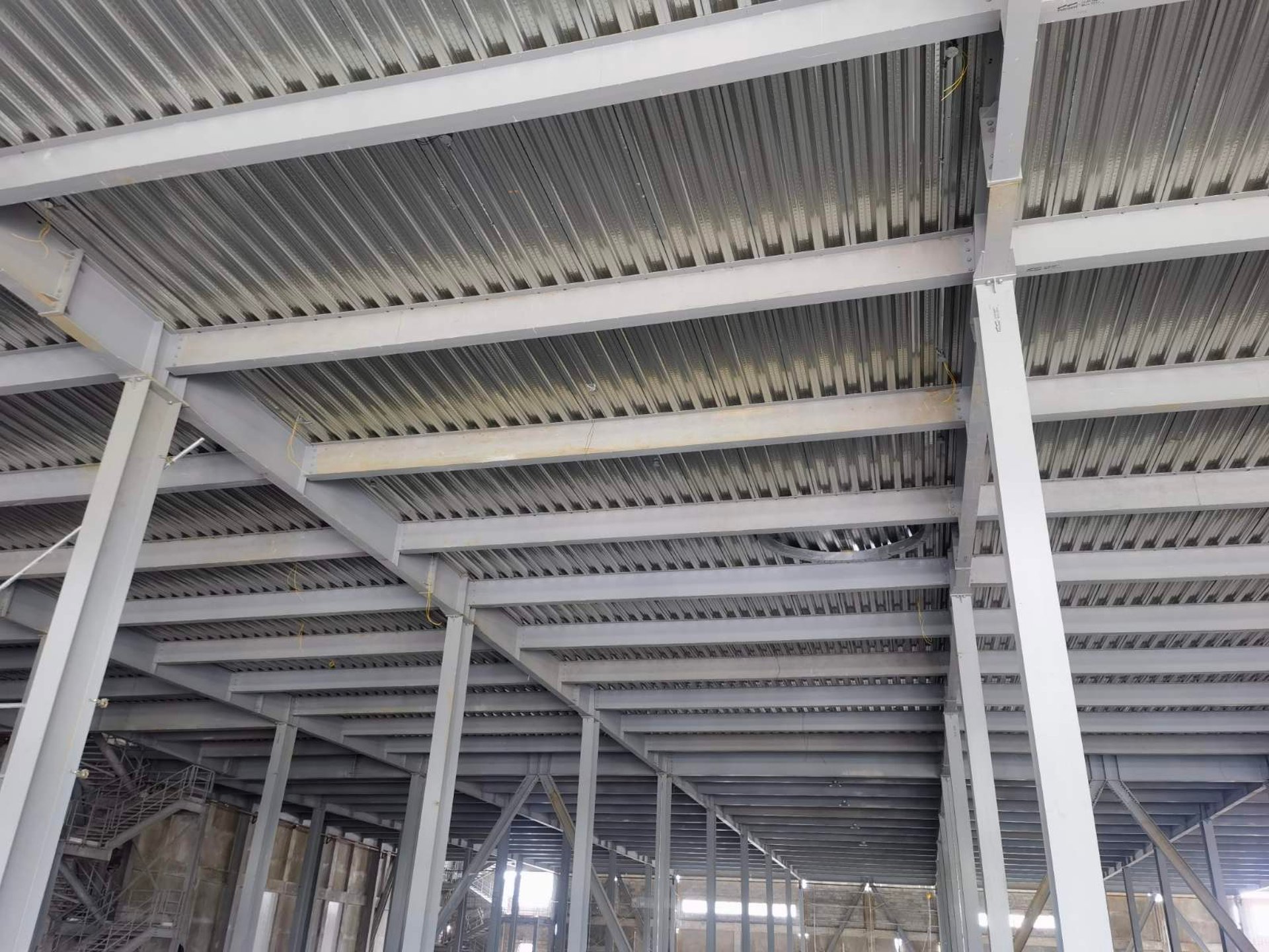 black and brown leather padded tub sofa