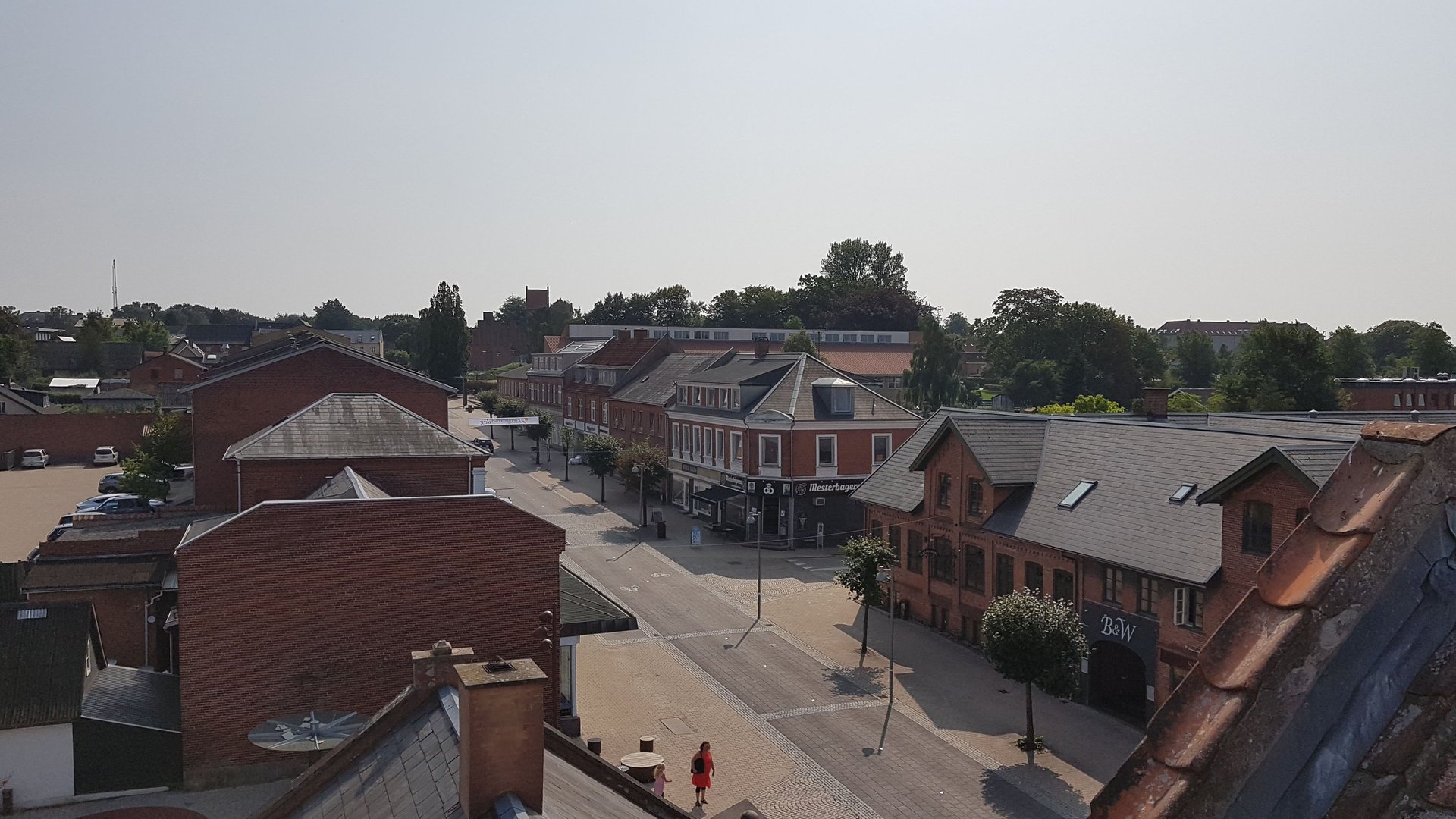 black and white bed linen