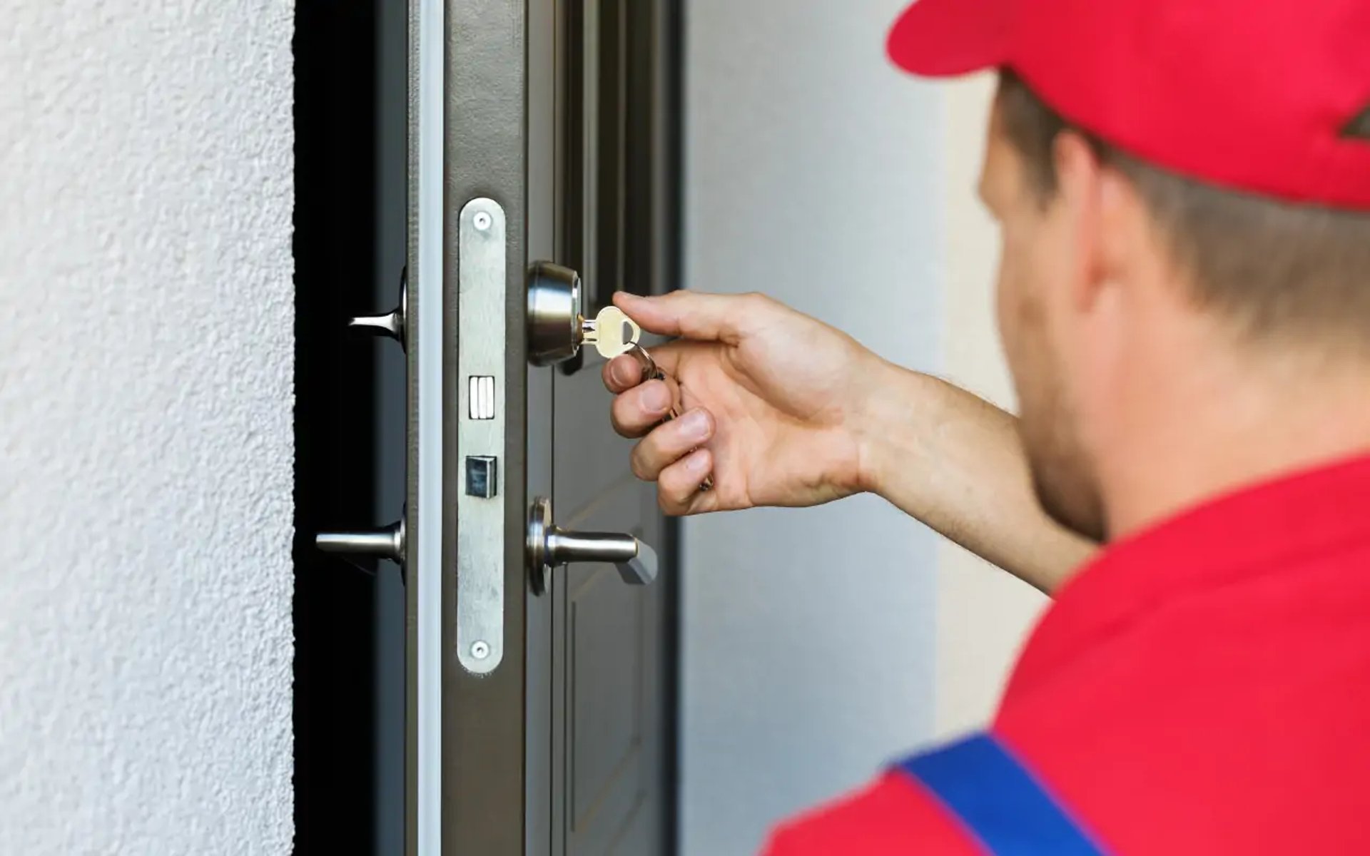 black and white bed linen