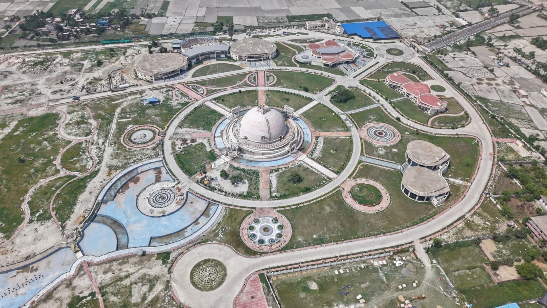 gray computer monitor