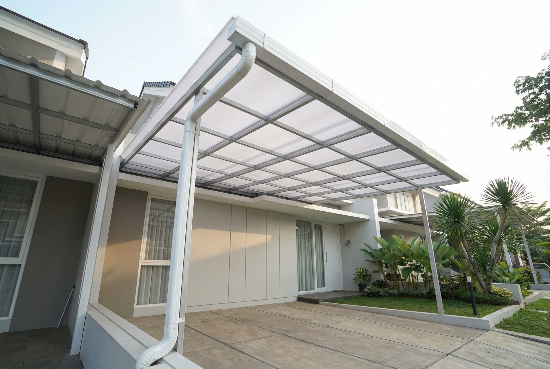 black and white bed linen